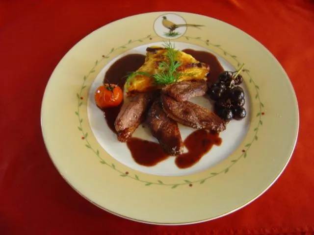 Food and drinks in Logis Hôtel Restaurant La Boule d'Or