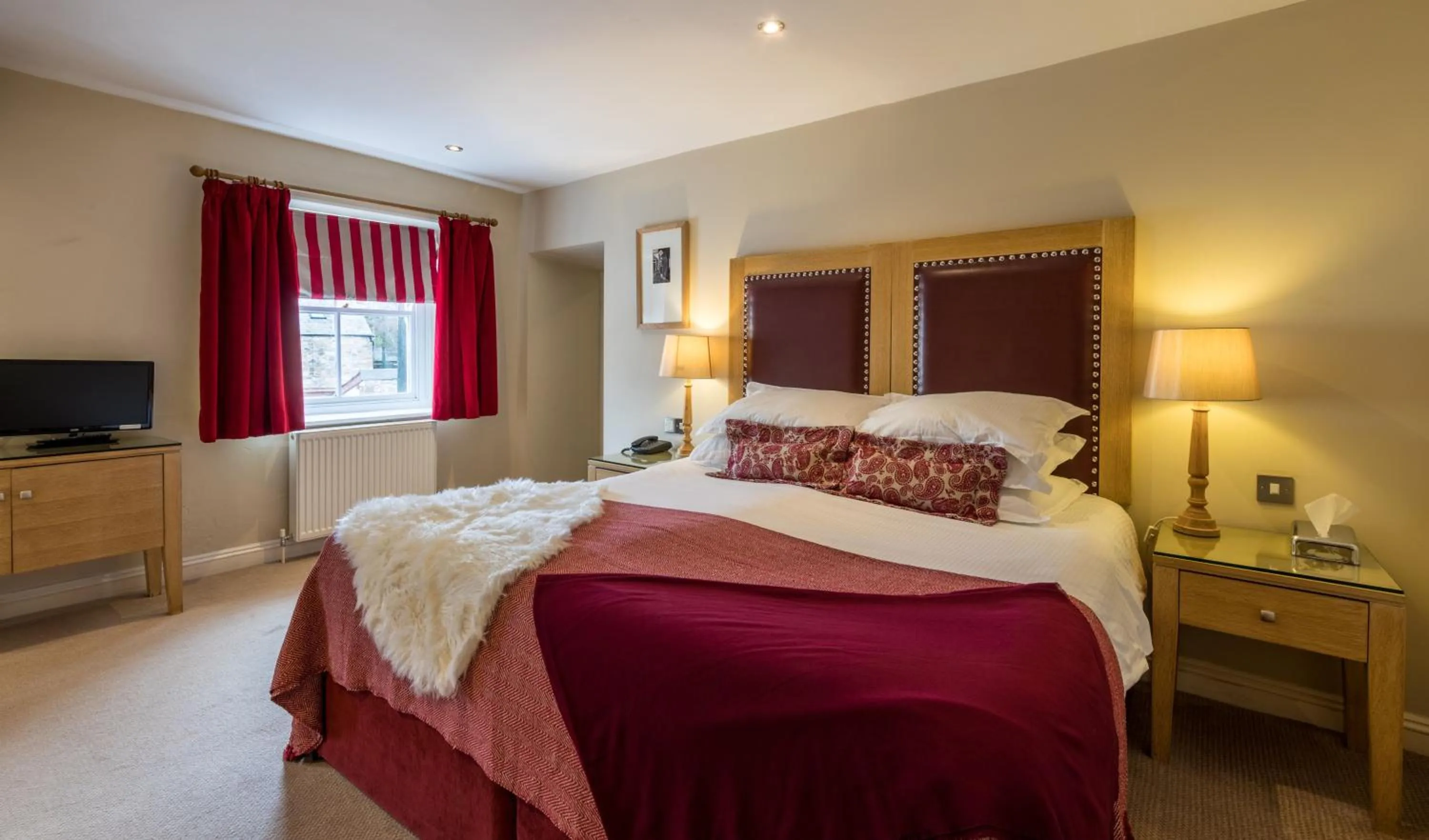 Bed in The Pennington Hotel