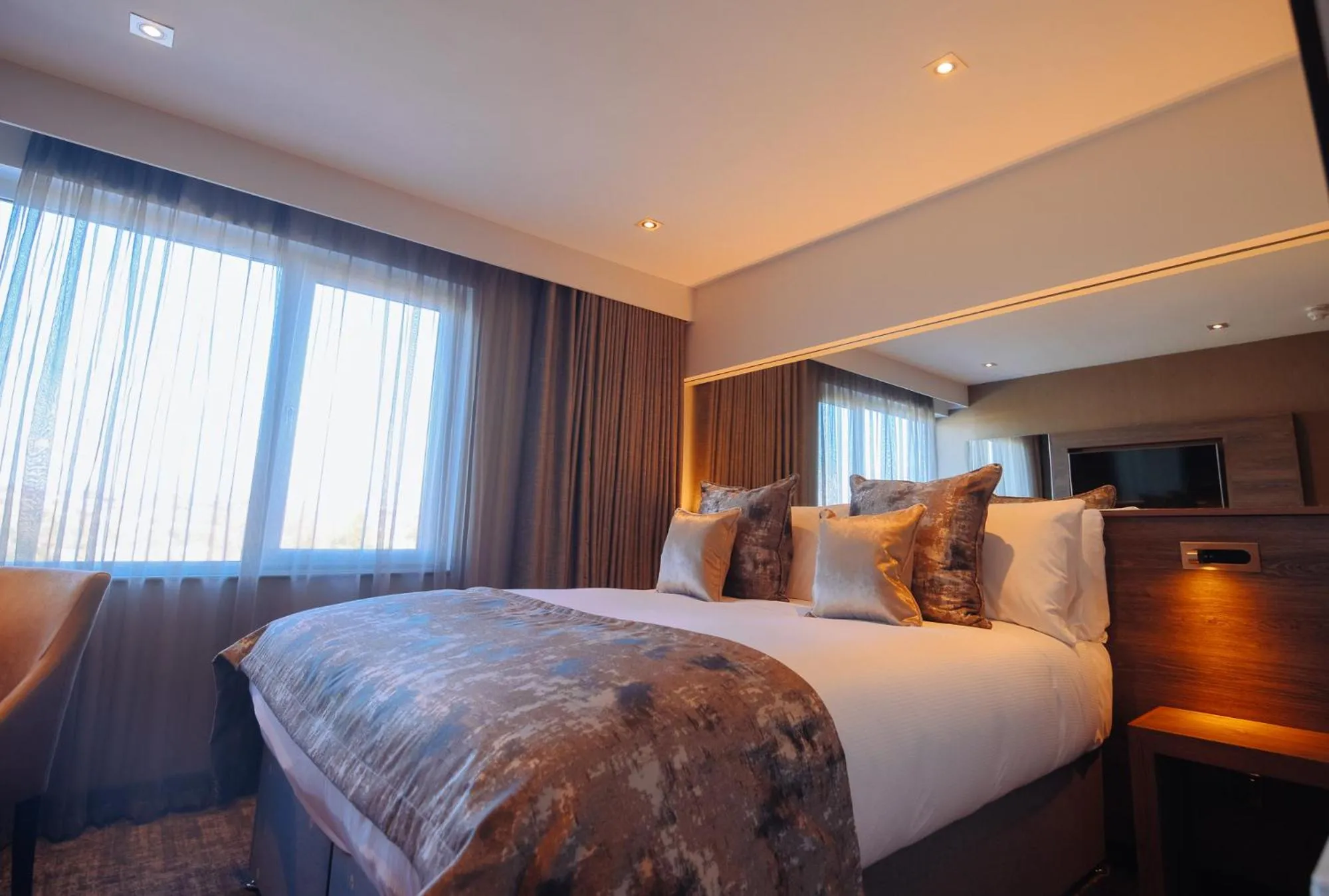 Bedroom, Bed in The Redhurst Hotel Glasgow