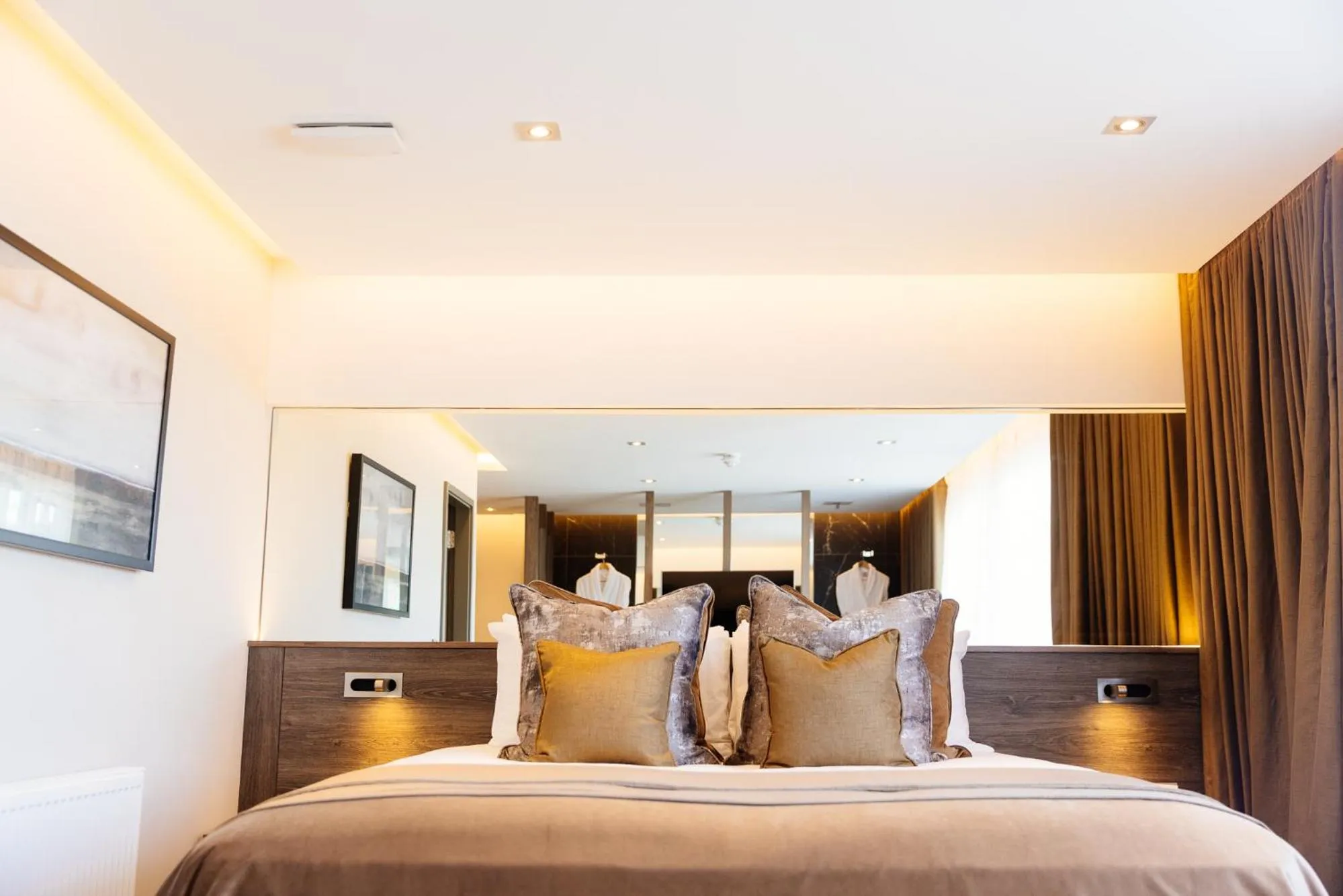 Bed in The Redhurst Hotel Glasgow