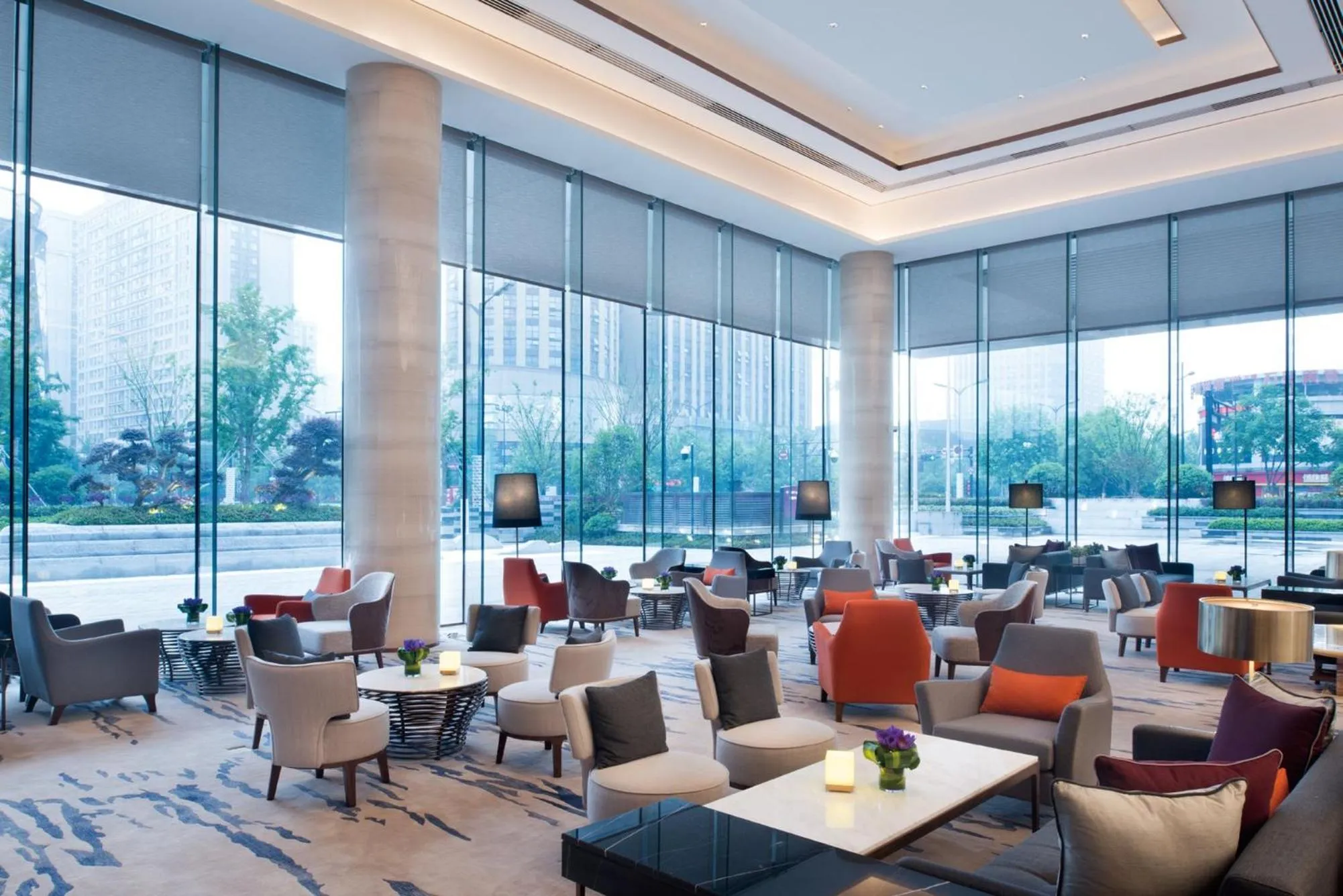 Lounge or bar in Crowne Plaza Hangzhou Qiantang