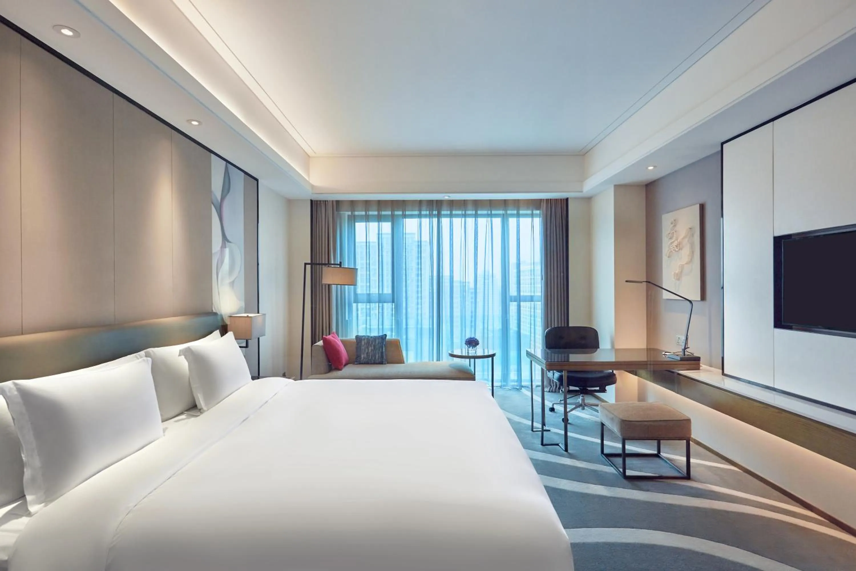 Bed in Crowne Plaza Hangzhou Qiantang