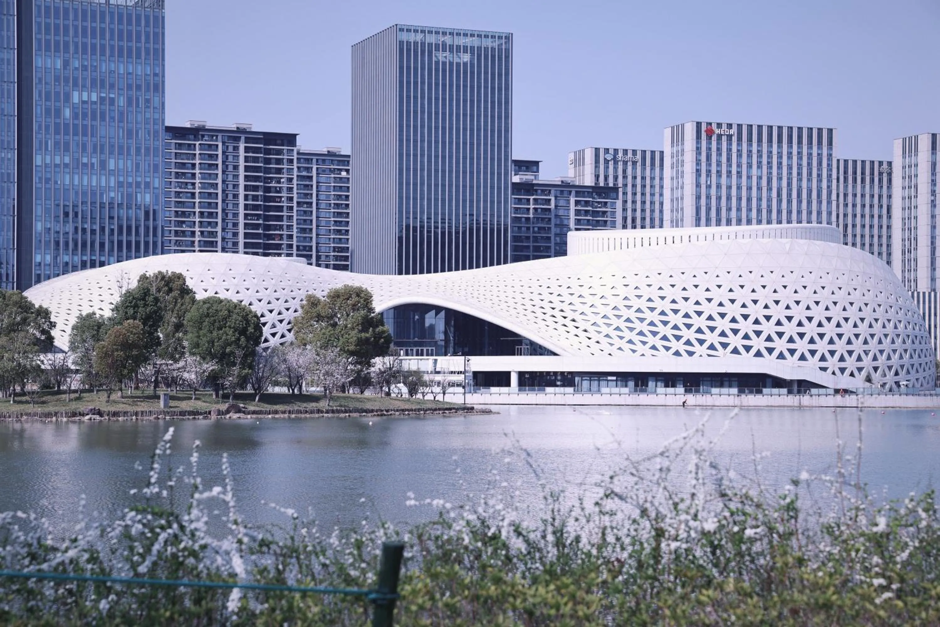 Entertainment in Crowne Plaza Hangzhou Qiantang