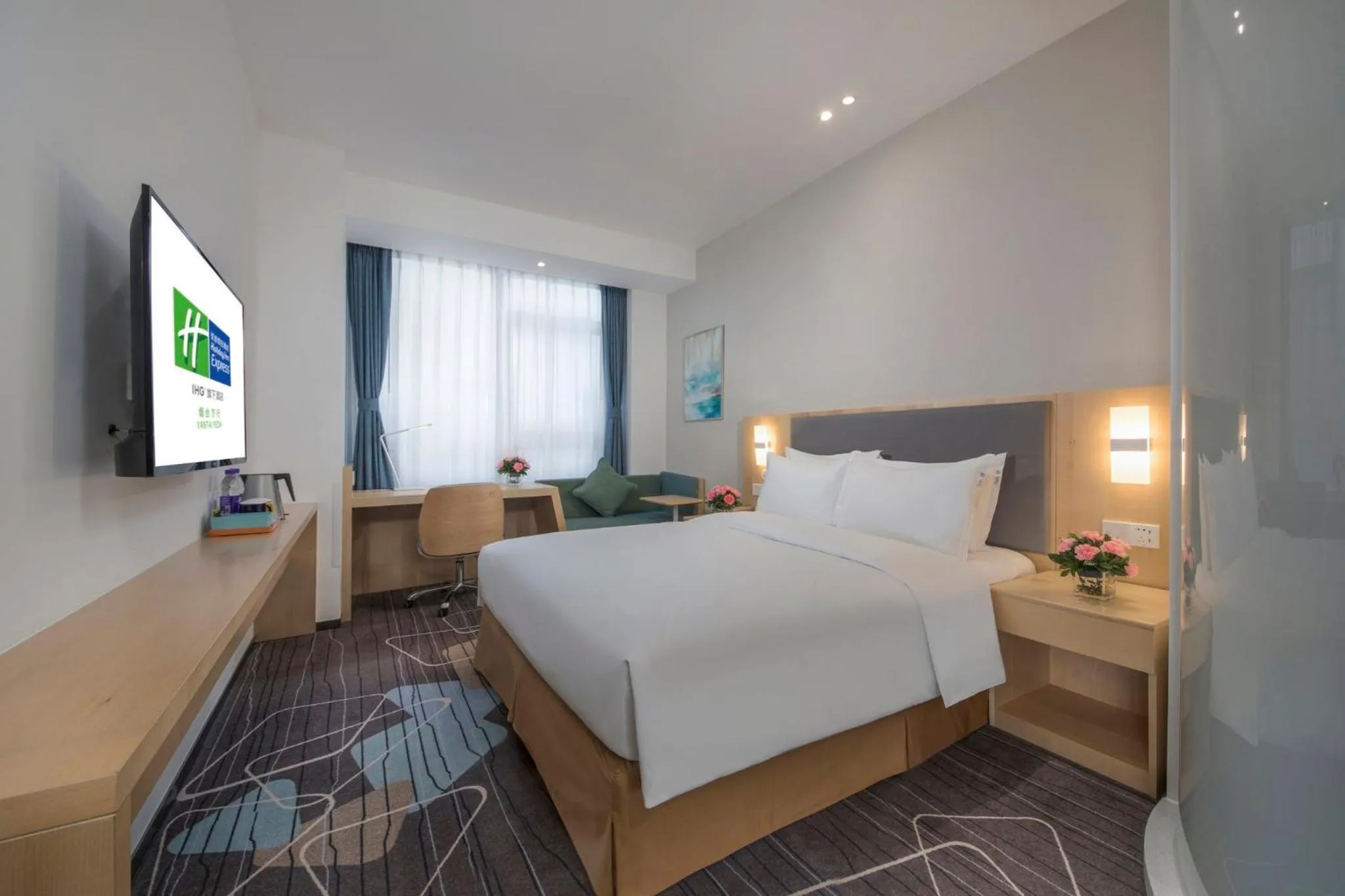 Photo of the whole room, Bed in Holiday Inn Express - Yantai YEDA by IHG