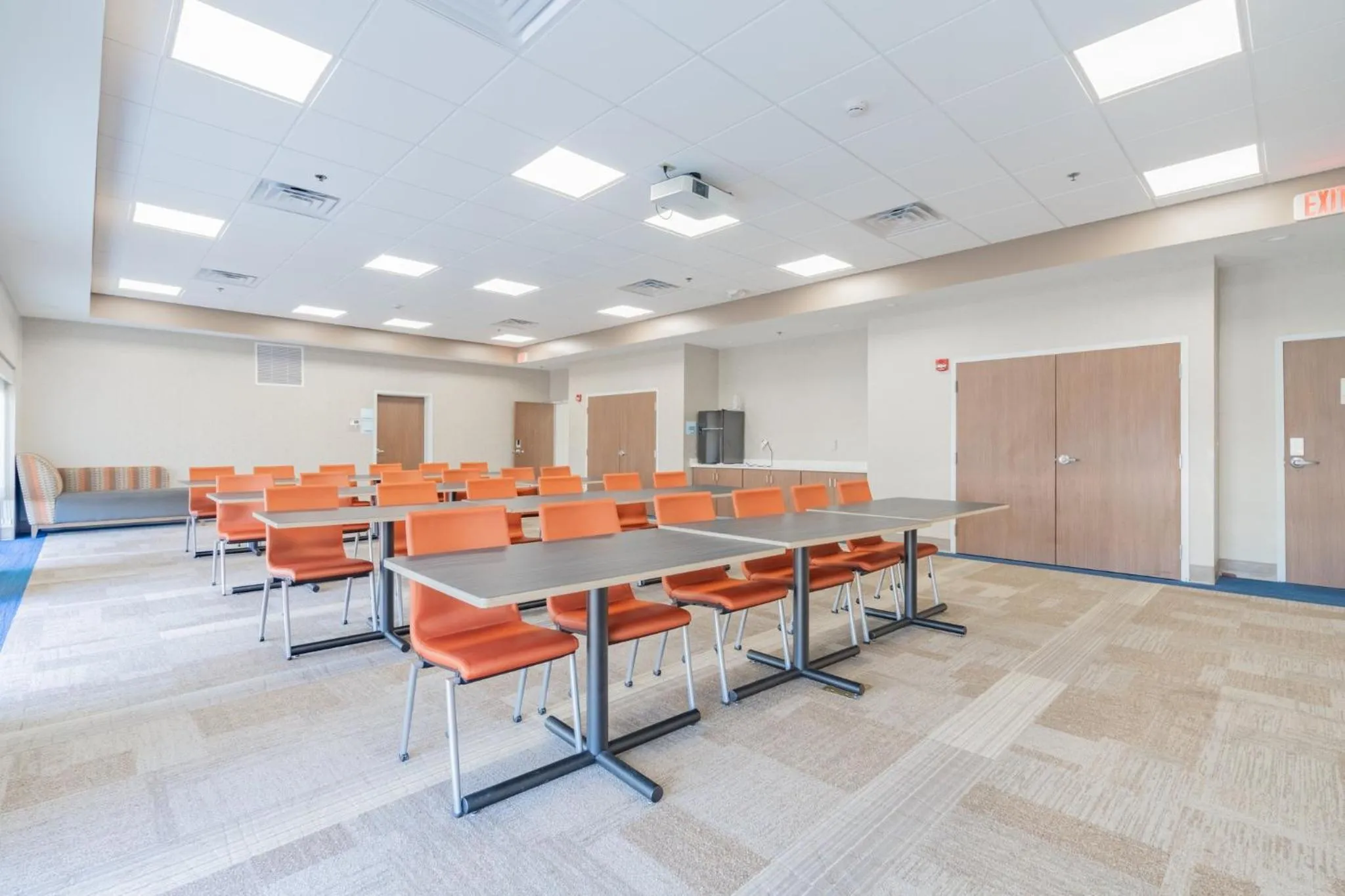 Meeting/conference room in Holiday Inn Express & Suites - Marion by IHG