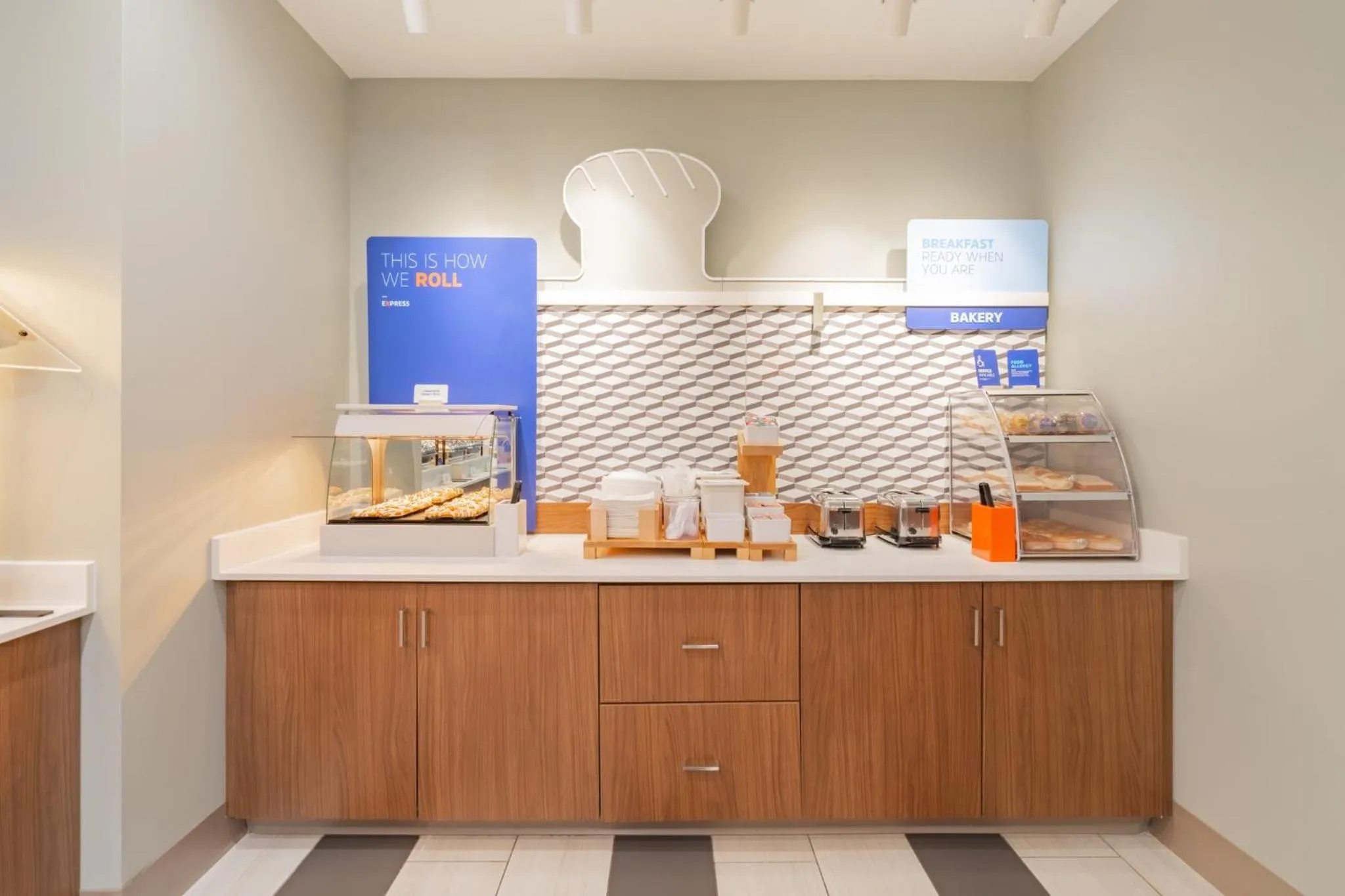 Breakfast in Holiday Inn Express & Suites - Marion by IHG