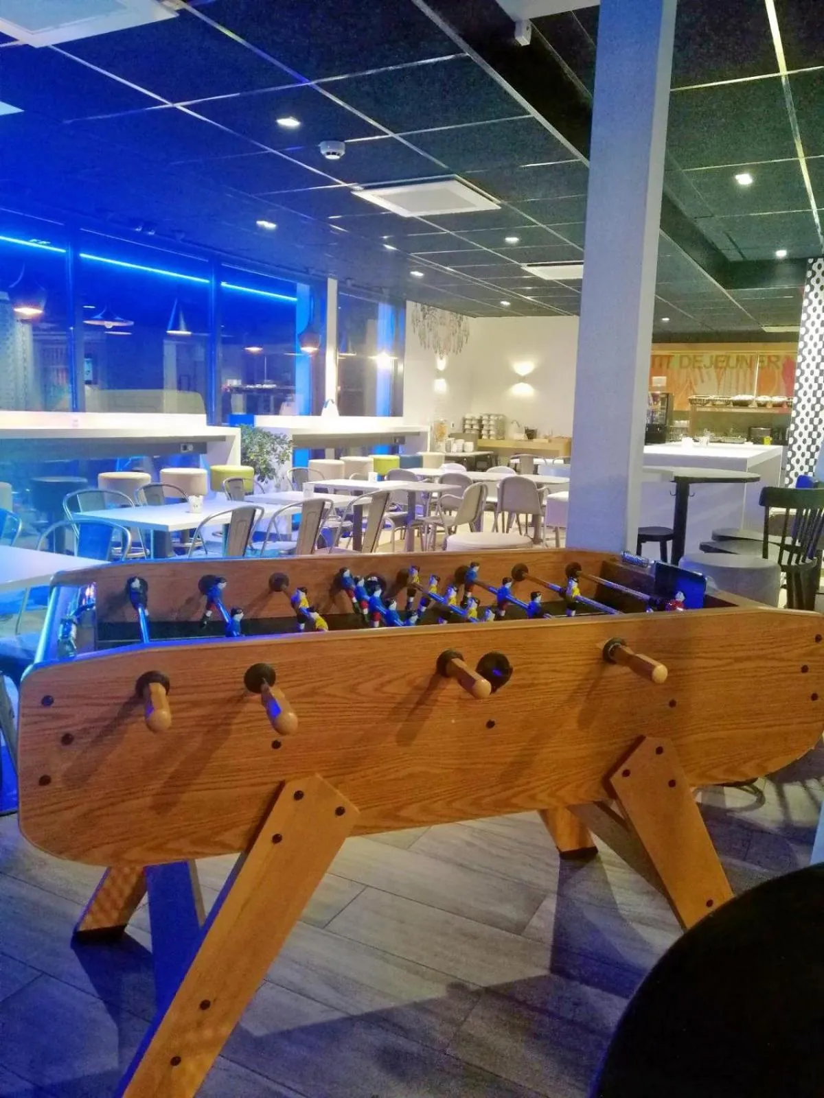 Lounge or bar in ibis Budget Mâcon Crêches