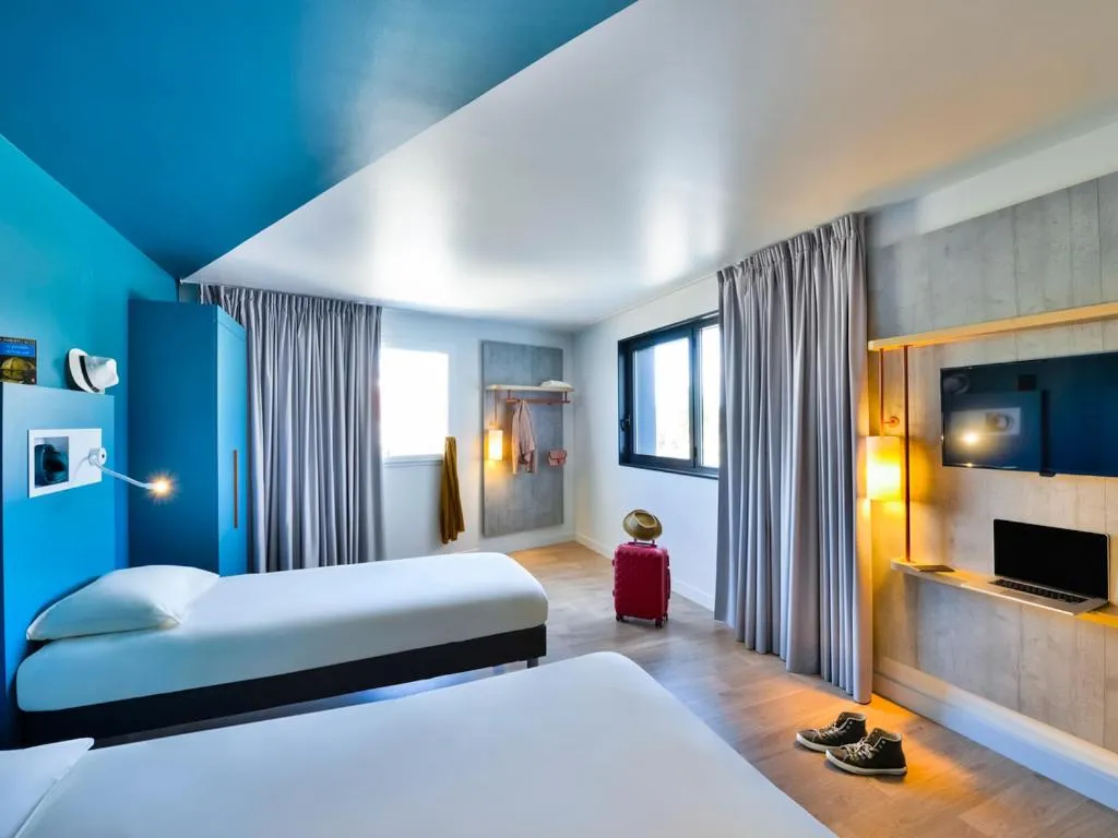 Bedroom, Bed in ibis Budget Mâcon Crêches