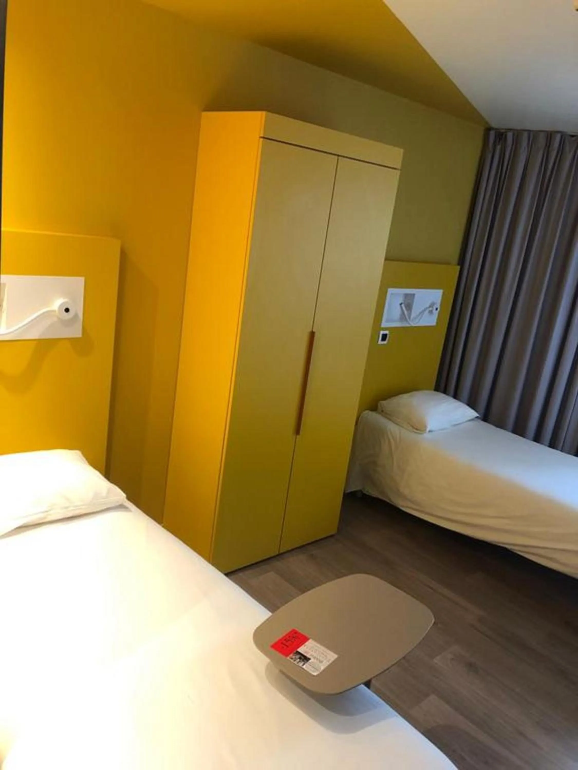 Bedroom, Bed in ibis Budget Mâcon Crêches