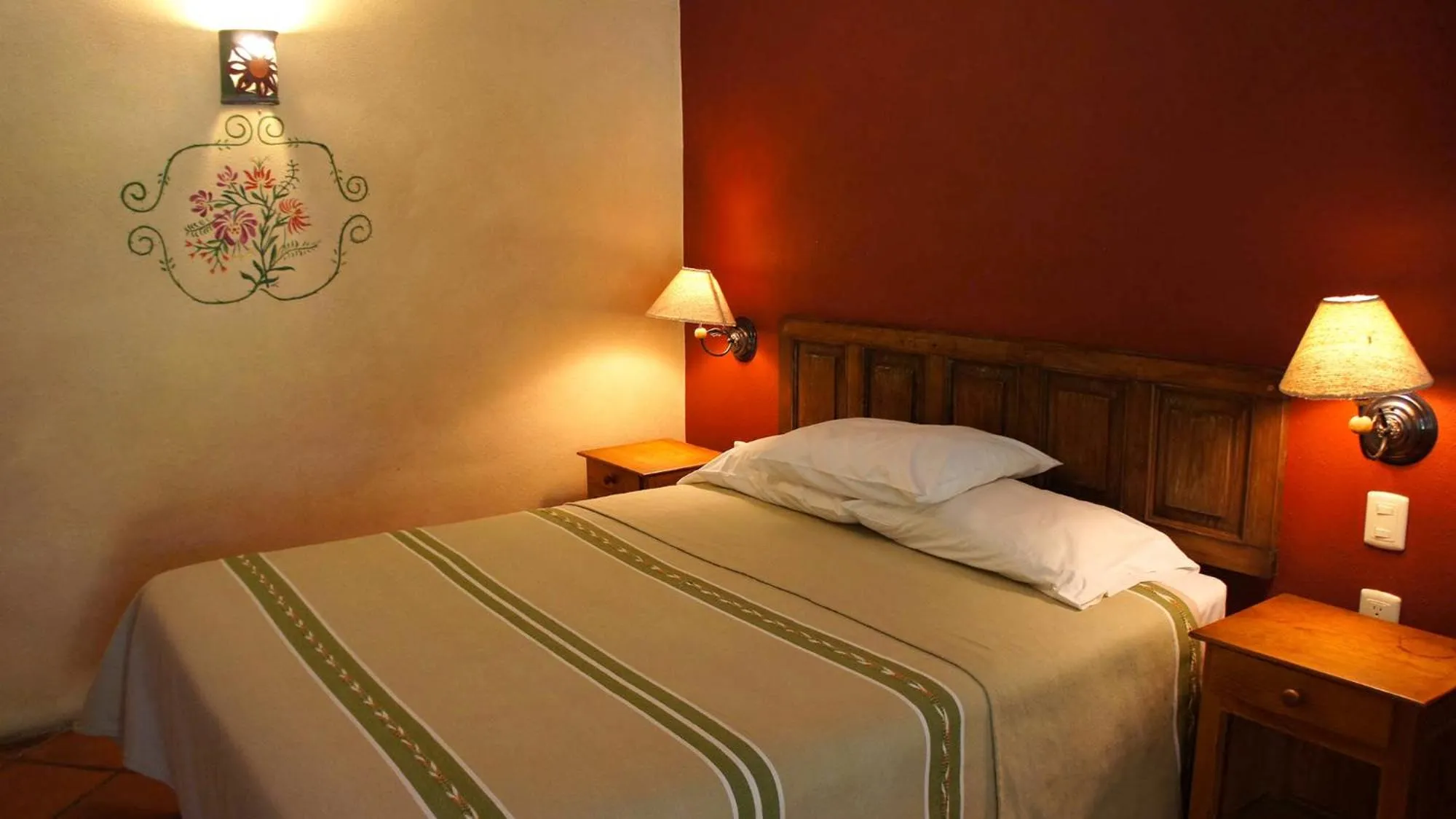 Photo of the whole room, Bed in Villa Patzcuaro Garden Hotel
