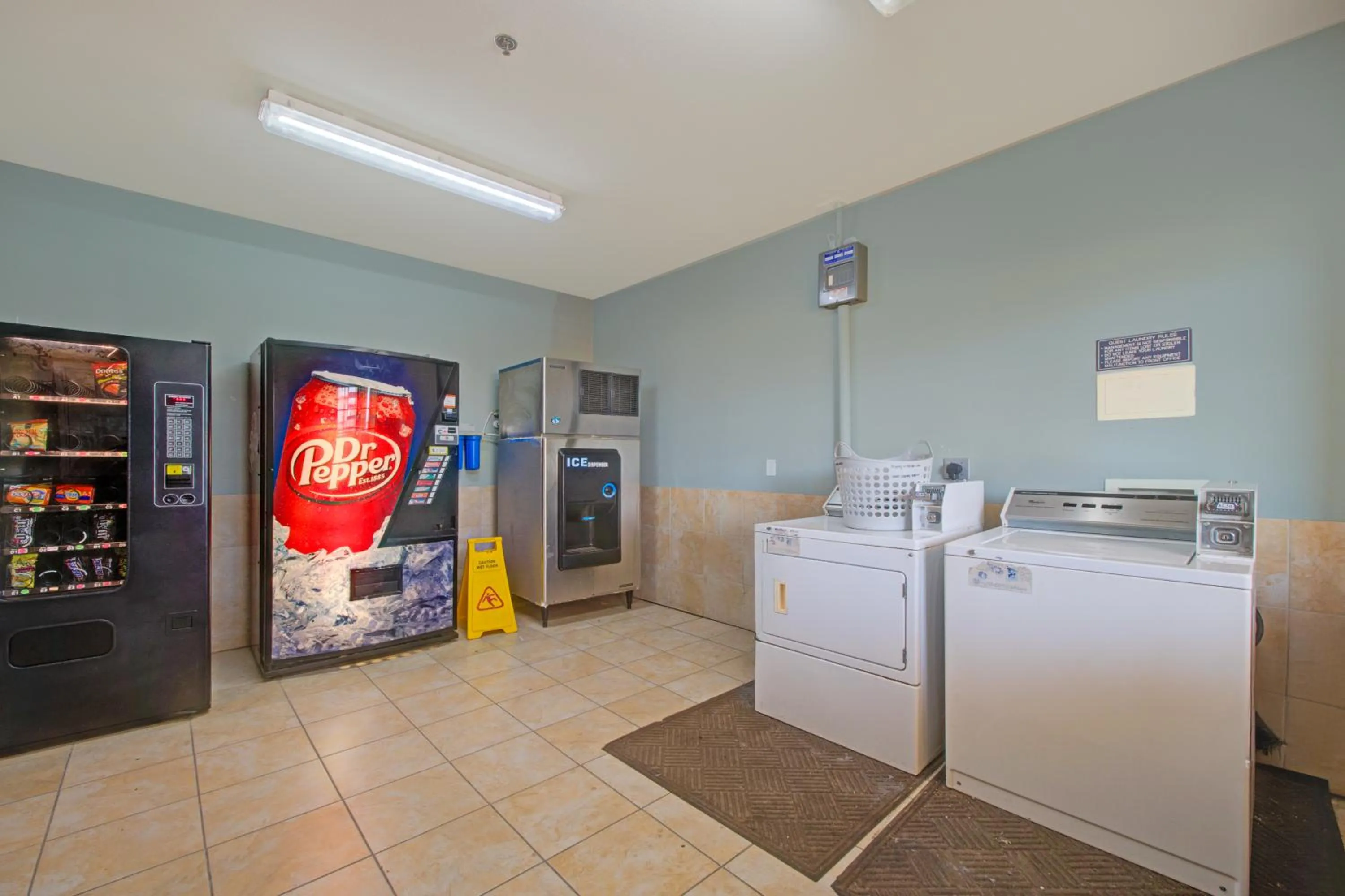 Lobby or reception in Weslaco Inn by Capital O Near Mercedes