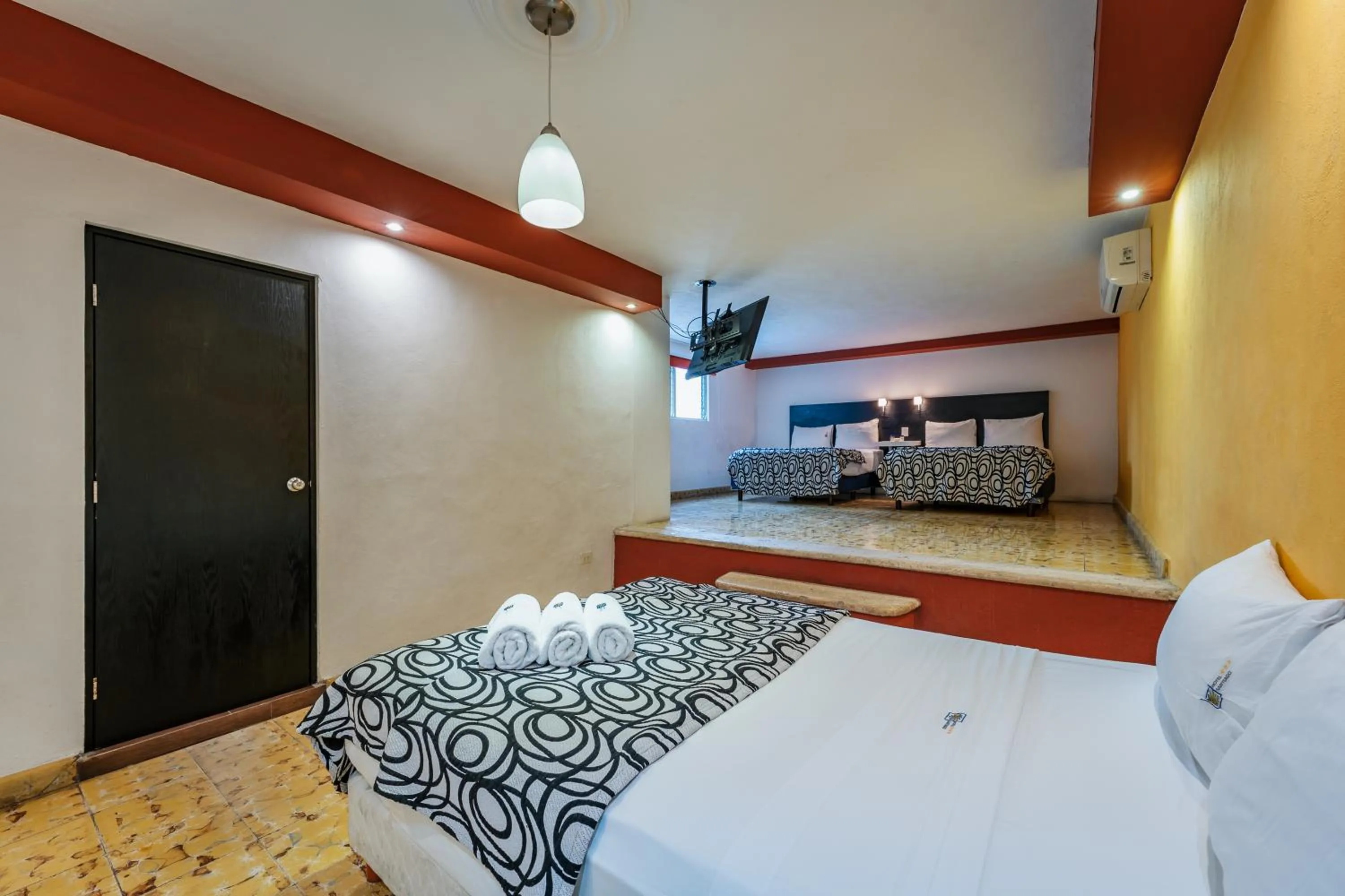 Photo of the whole room, Bed in Hotel Santiago