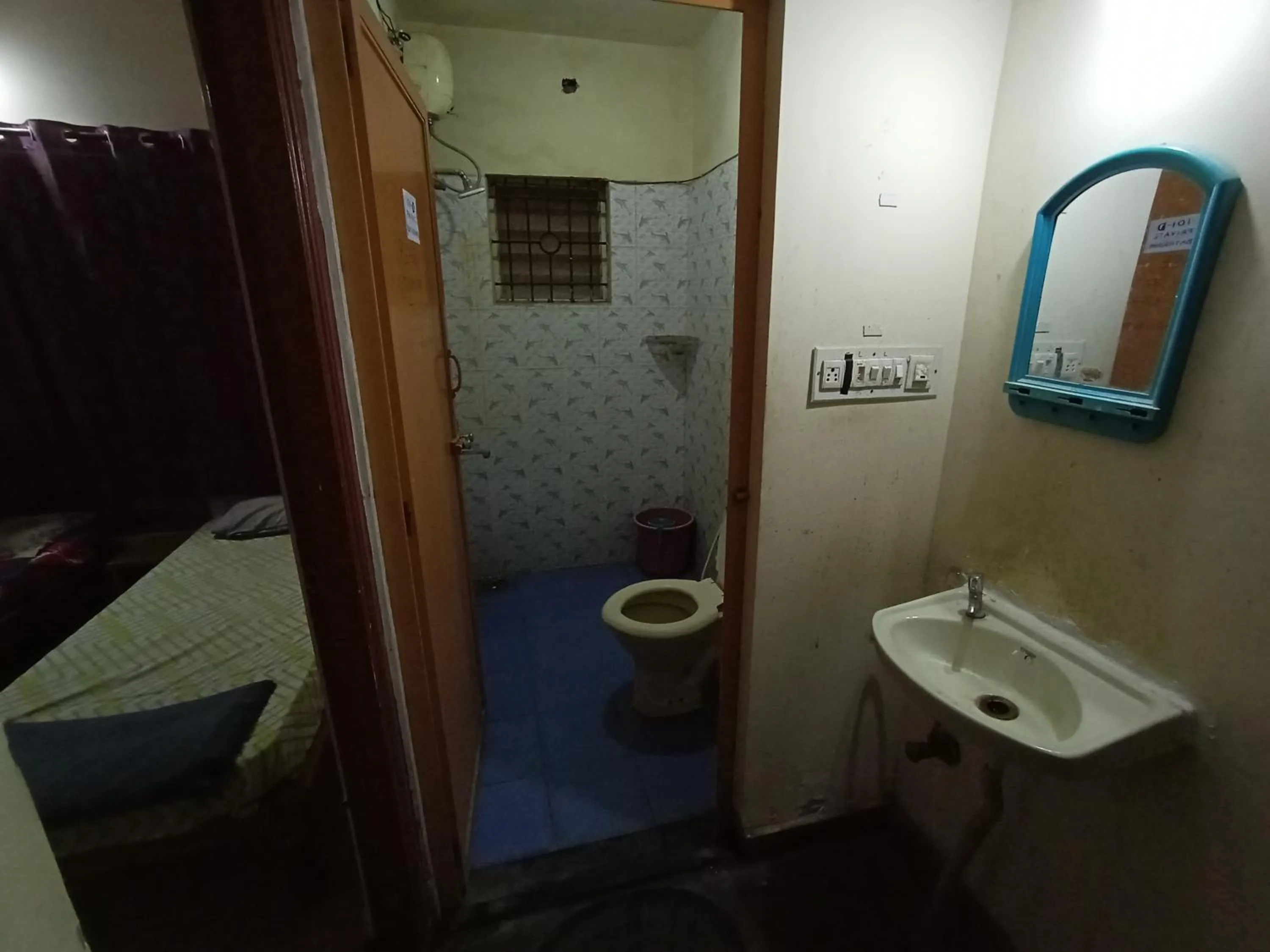 Bathroom in Professionals Pride PG