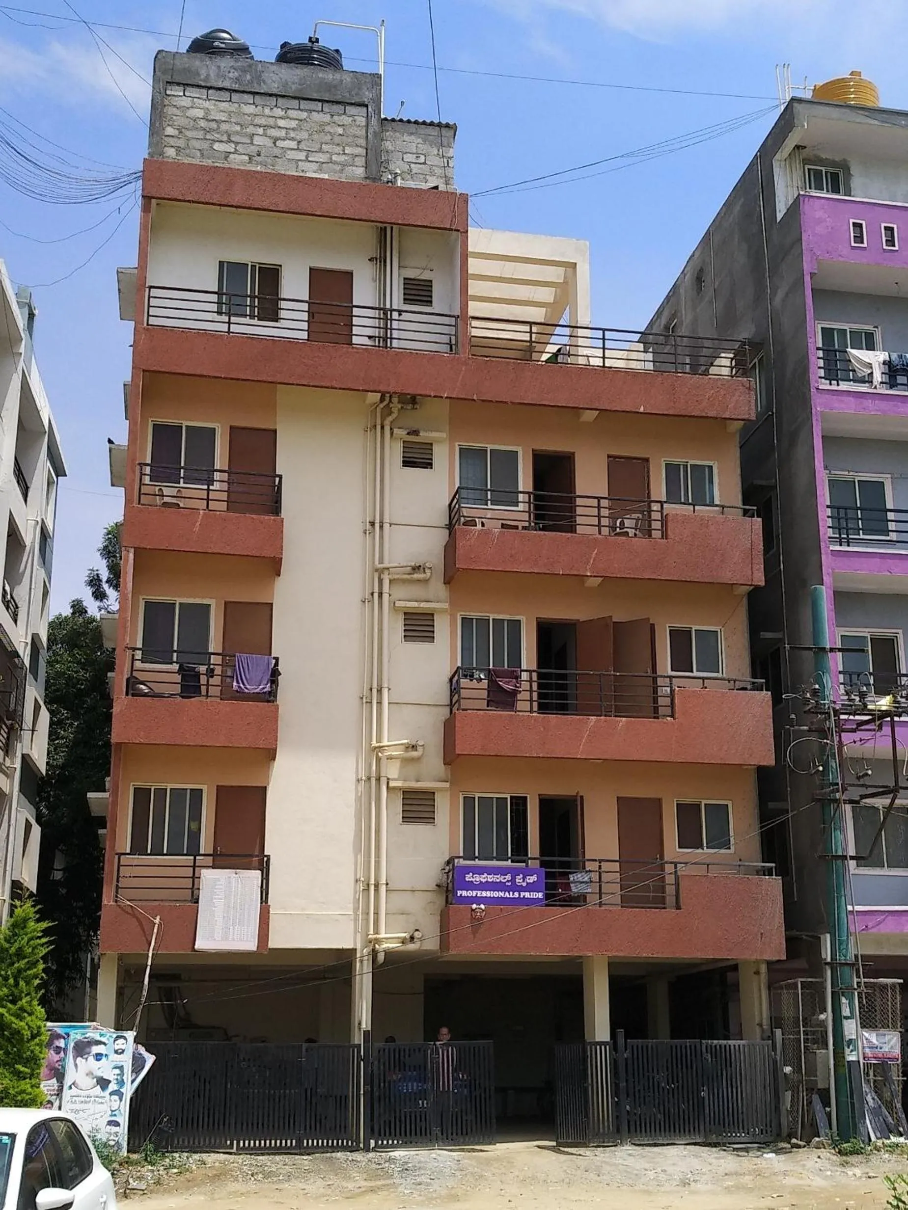 Property building in Professionals Pride PG