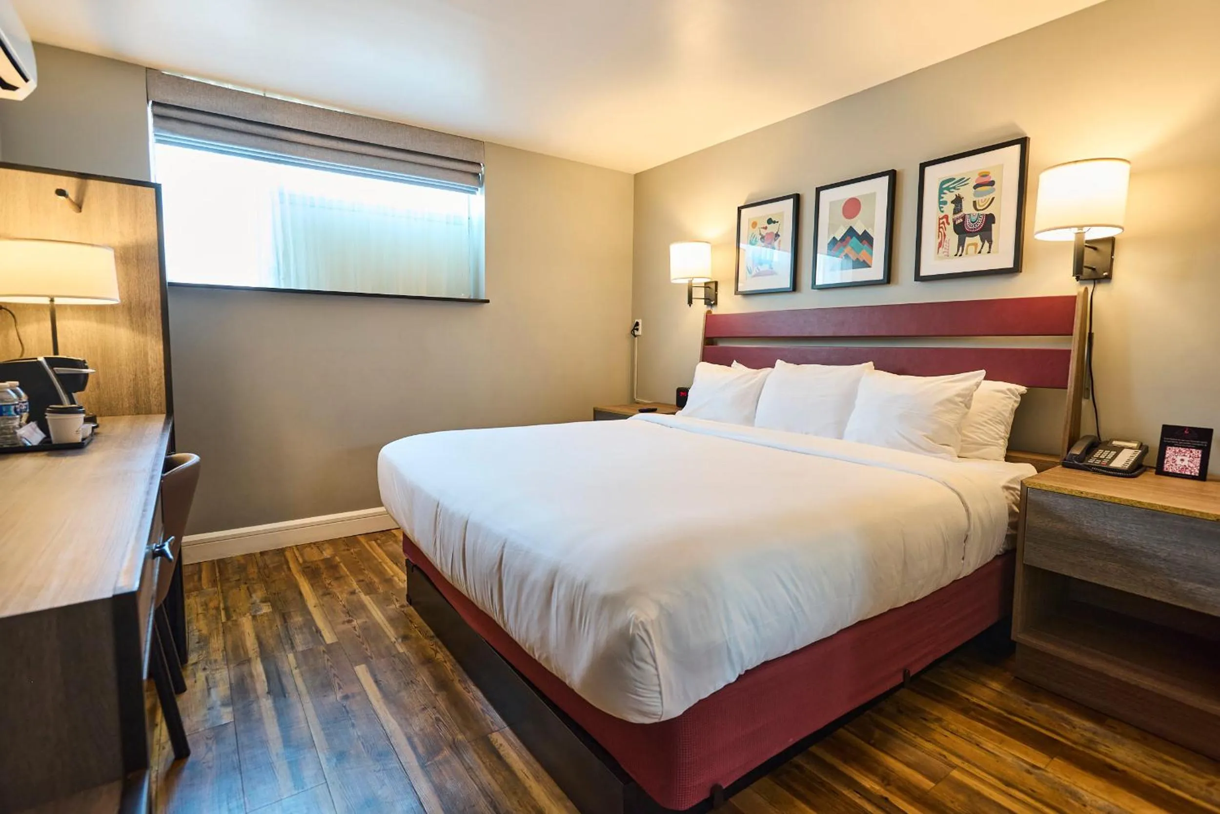 Bedroom, Bed in The Lodge Red Hook