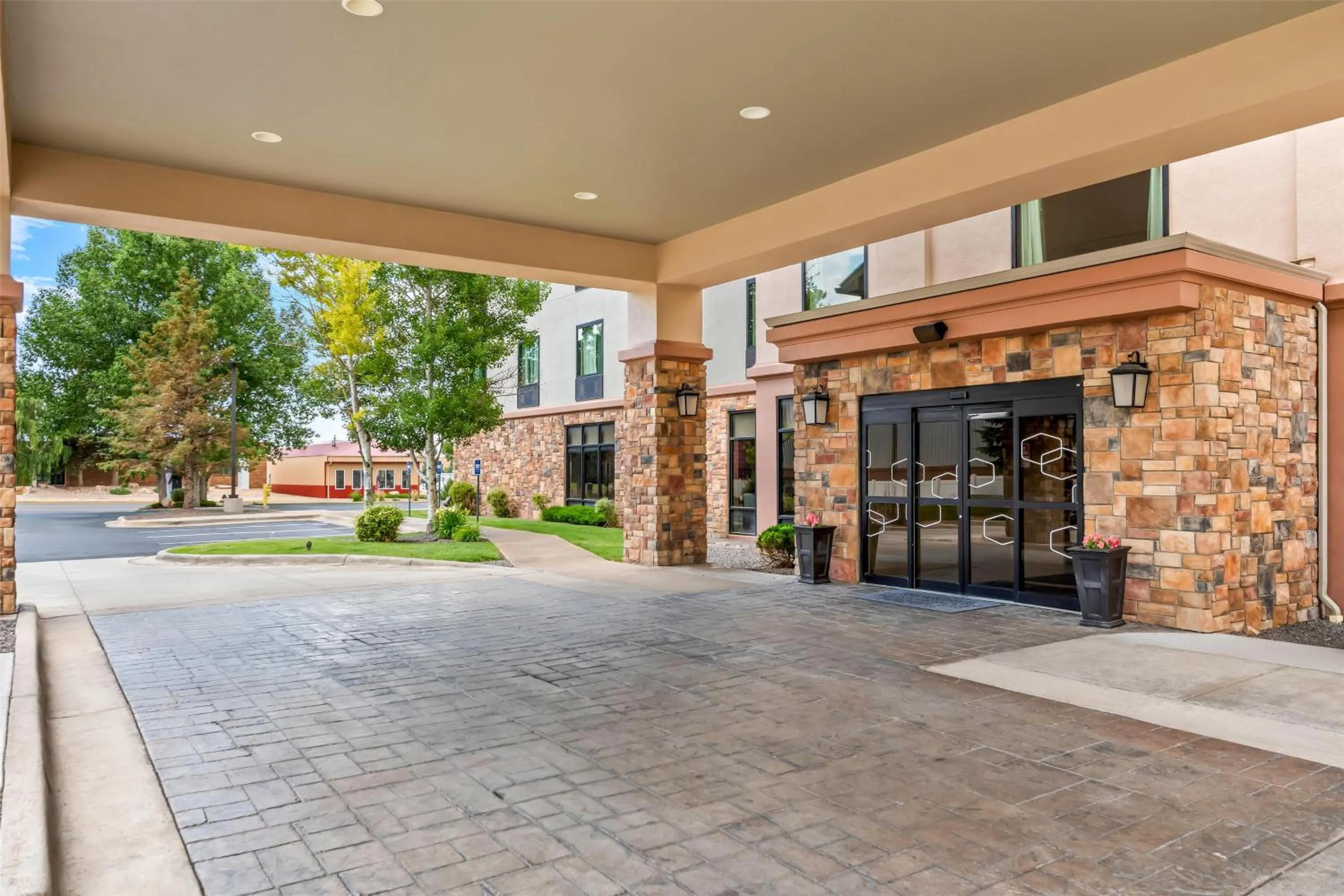 Property building in Hampton Inn Laramie