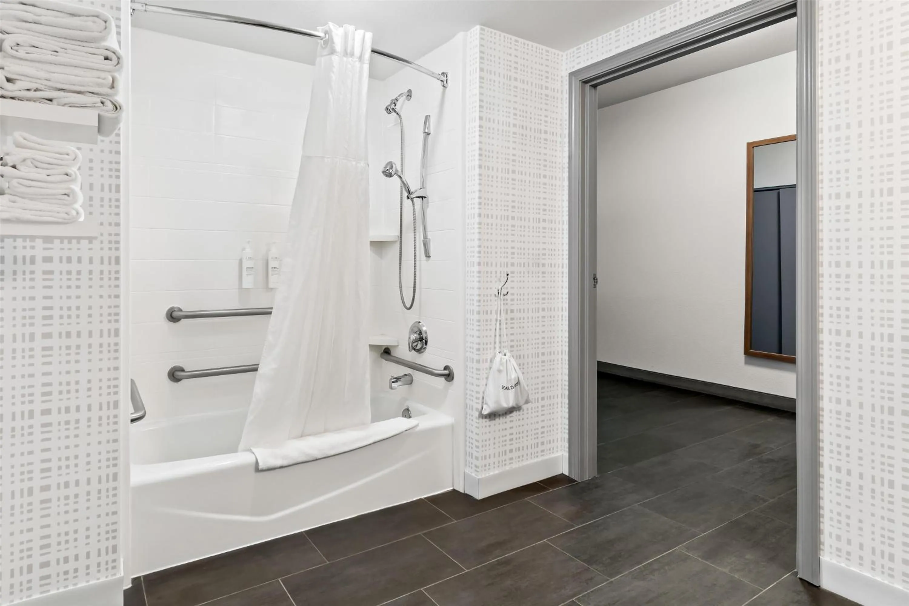 Bathroom in Hampton Inn Laramie