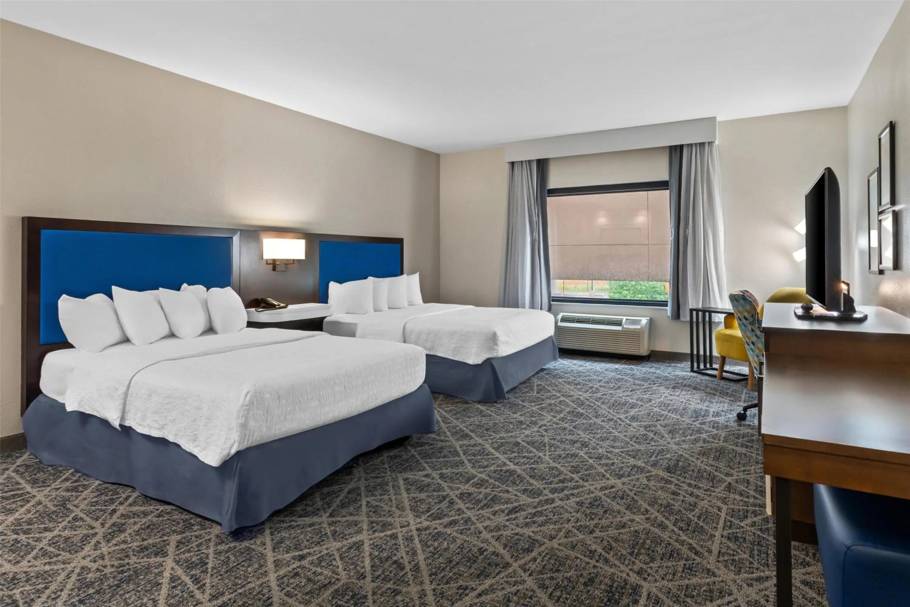 Bed in Hampton Inn Laramie