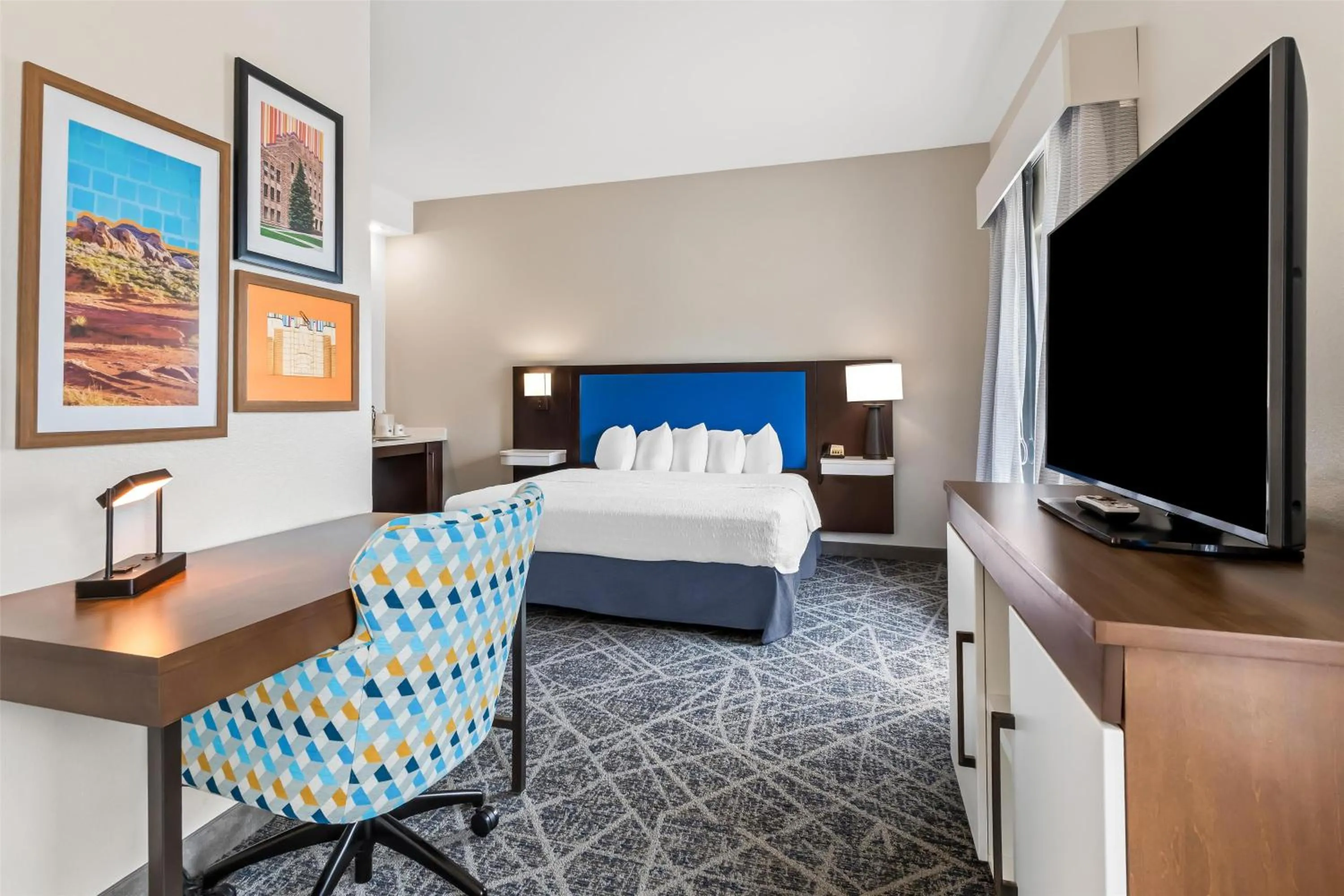 Bedroom, Bed in Hampton Inn Laramie