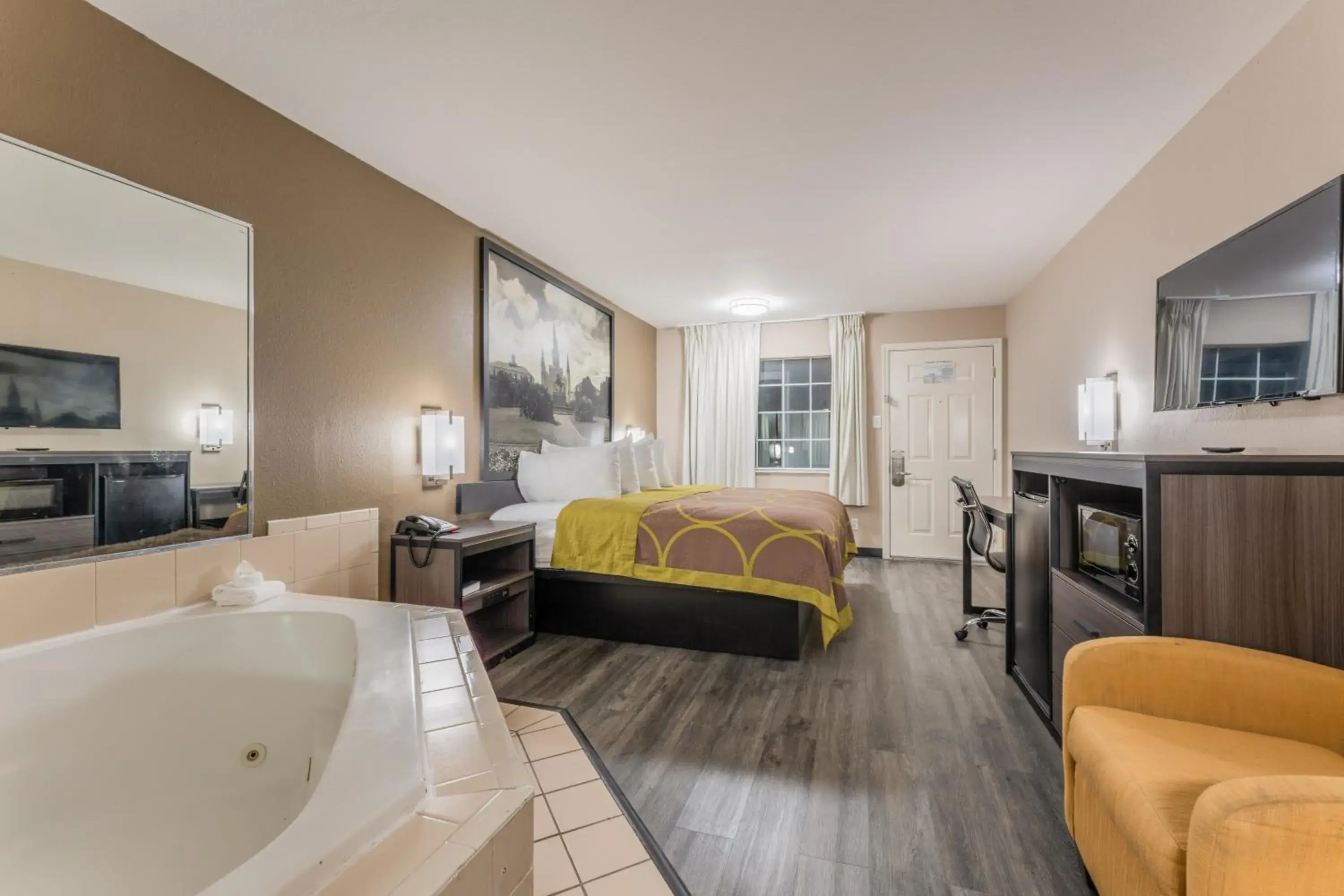 King Suite with Jetted Tub - Non-Smoking in Super 8 by Wyndham Lake Charles Northeast King Suite with Jetted Tub - Non-Smoking in Super 8 by Wyndham Lake Charles Northeast