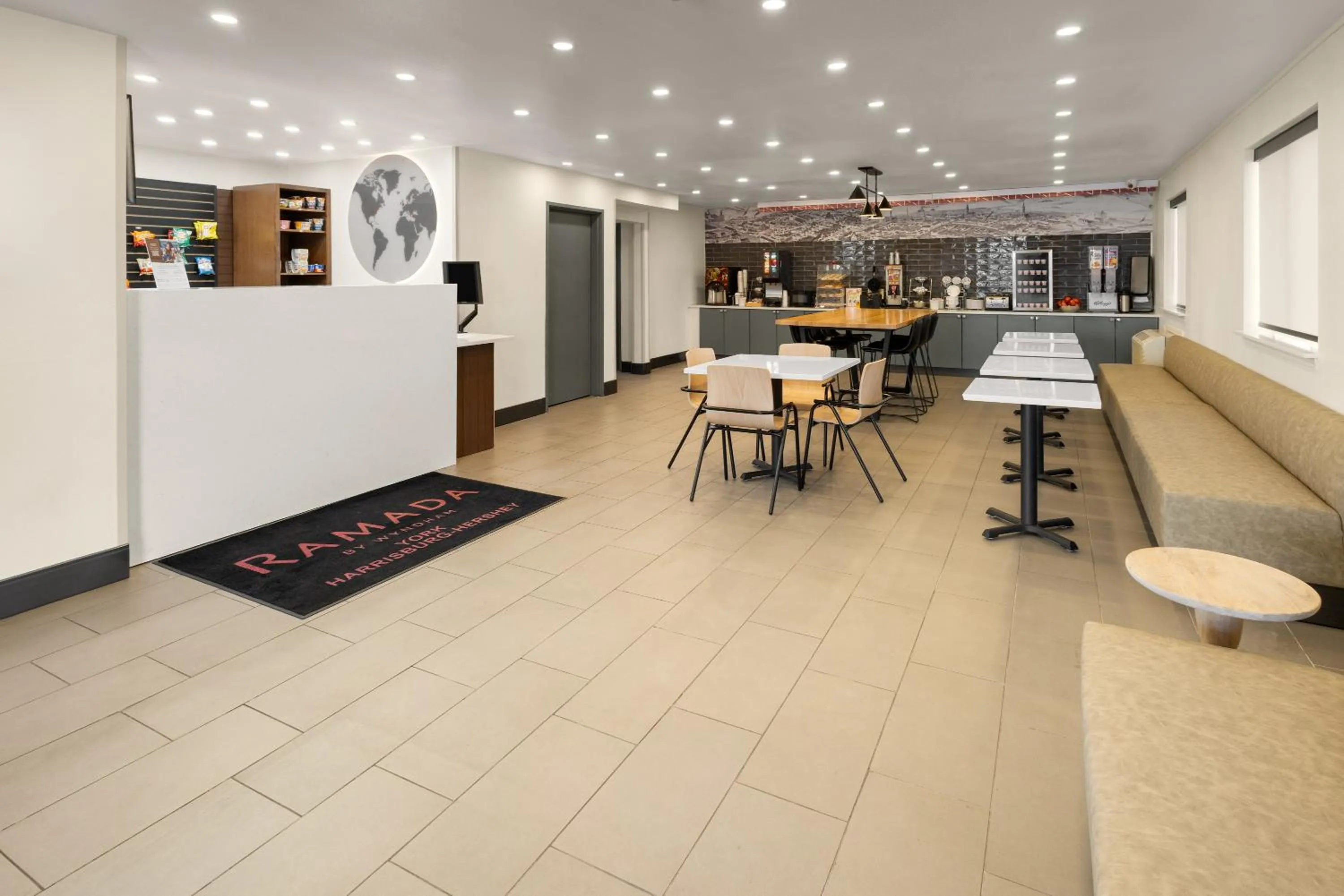 Lobby or reception in Ramada by Wyndham York Harrisburg Hershey