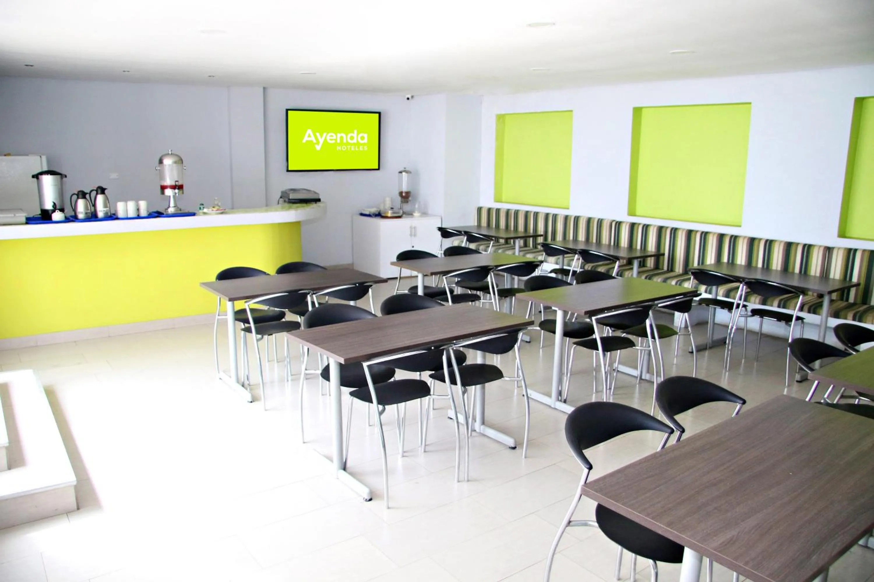 Restaurant/places to eat in Ayenda 1801 El Oceano