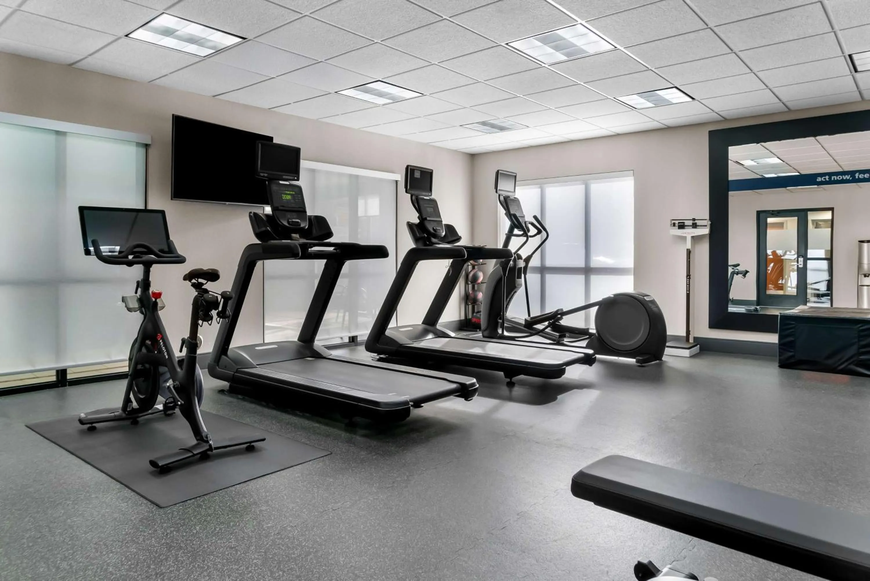 Fitness centre/facilities in Hampton Inn Detroit/Auburn Hills-North
