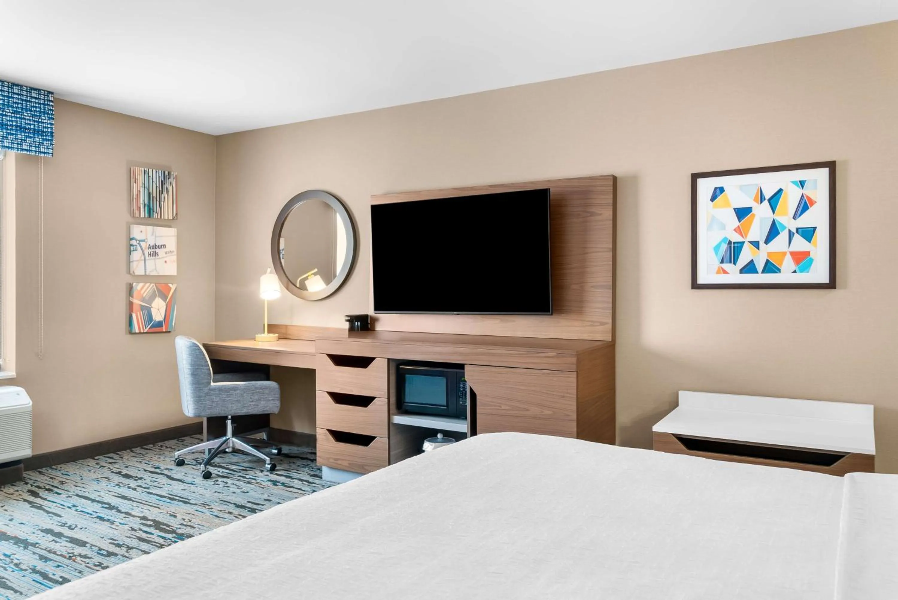 Bed in Hampton Inn Detroit/Auburn Hills-North