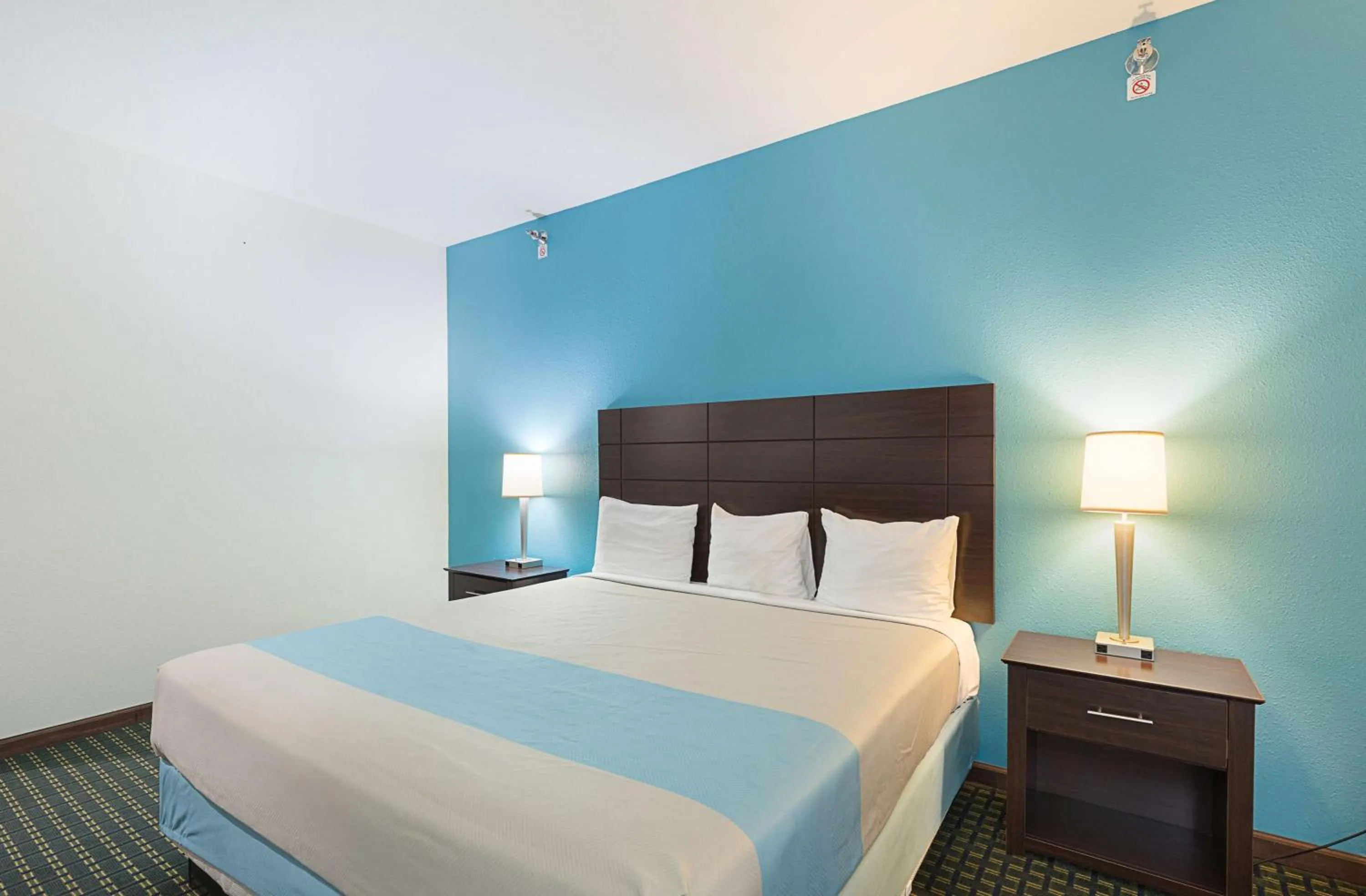 Photo of the whole room, Bed in Budget Inn Ganado