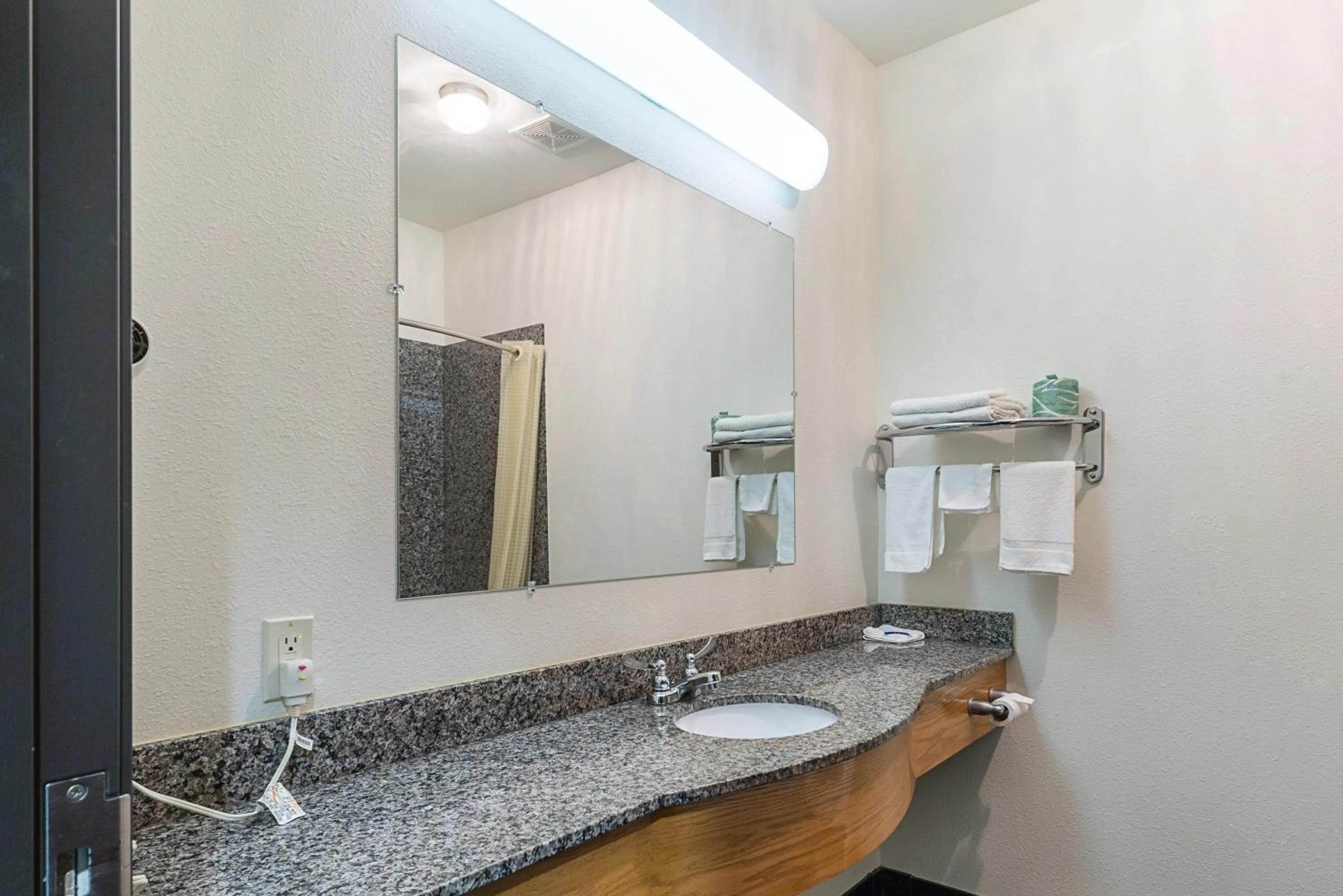 Bedroom in Budget Inn Ganado