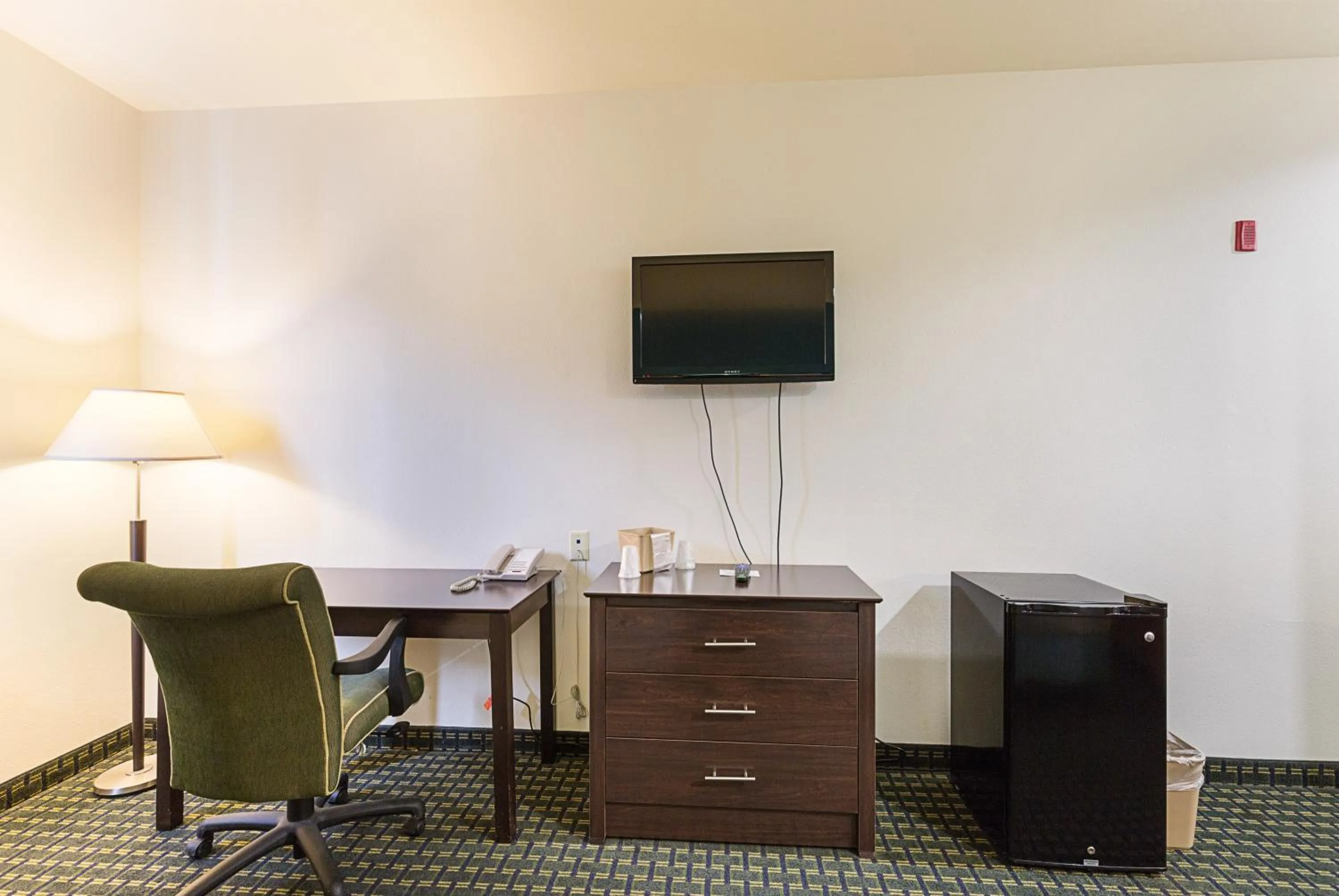 Bathroom in Budget Inn Ganado