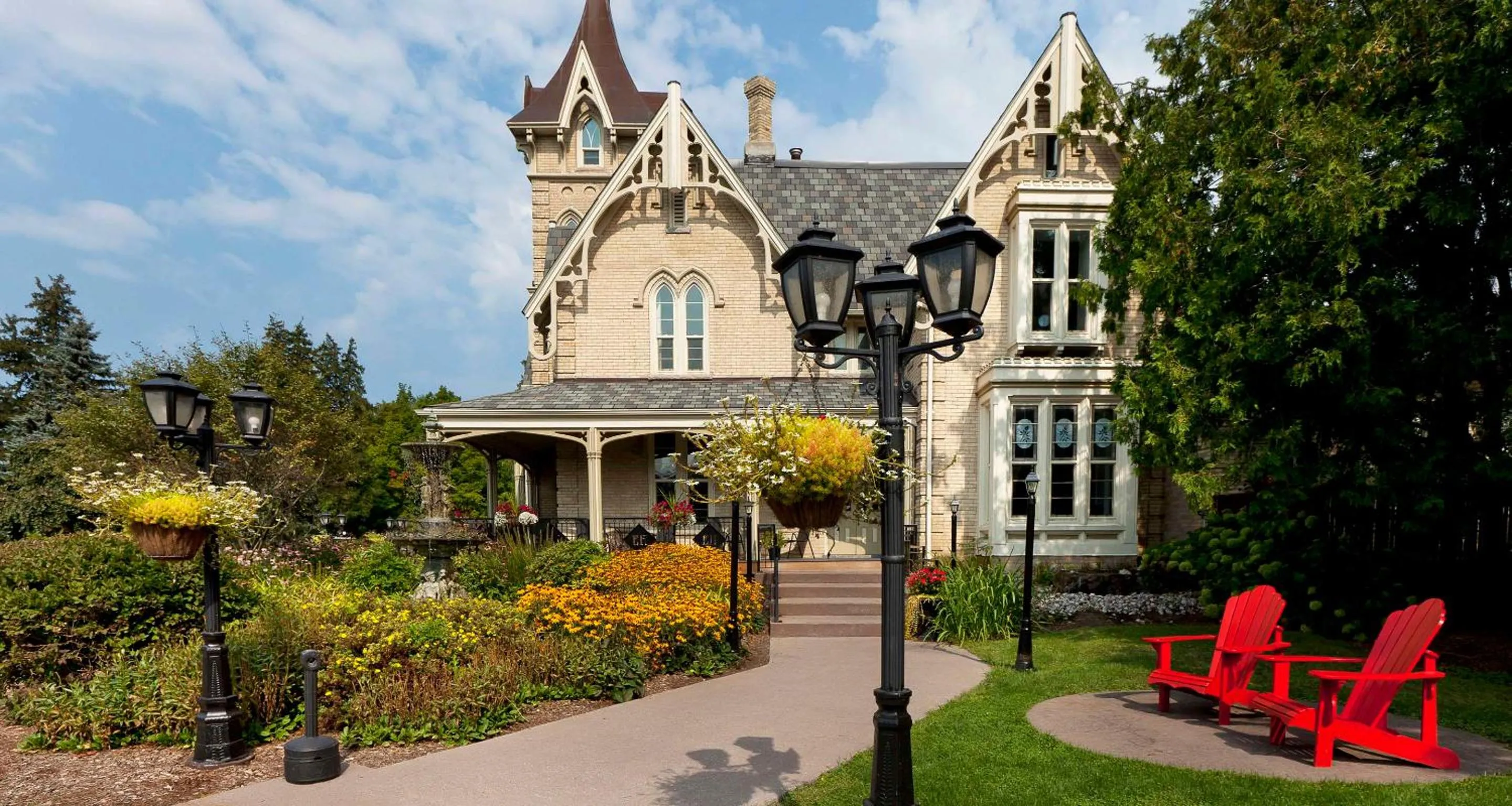 Property building in Elm Hurst Inn & Spa