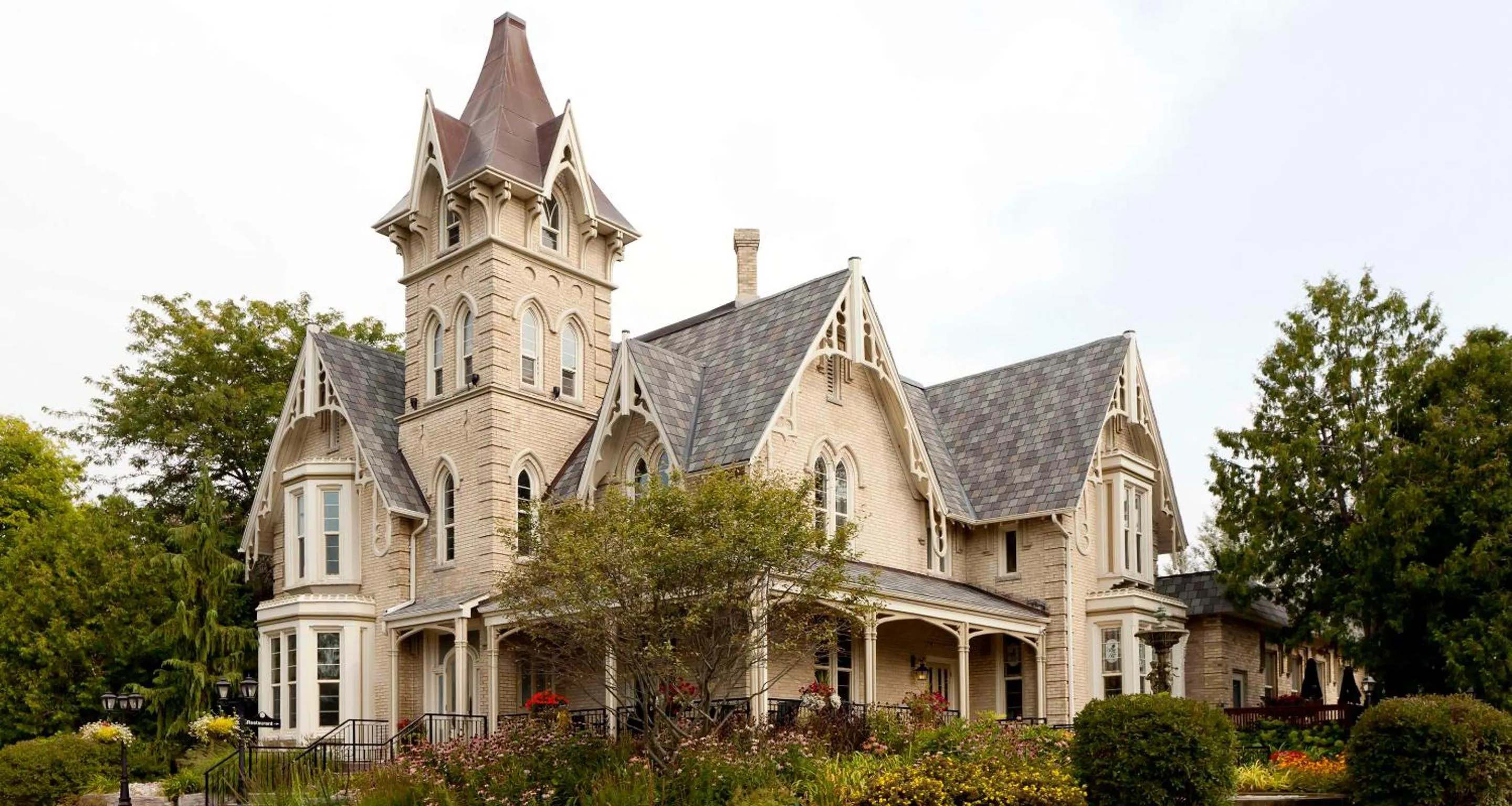 Property building in Elm Hurst Inn & Spa