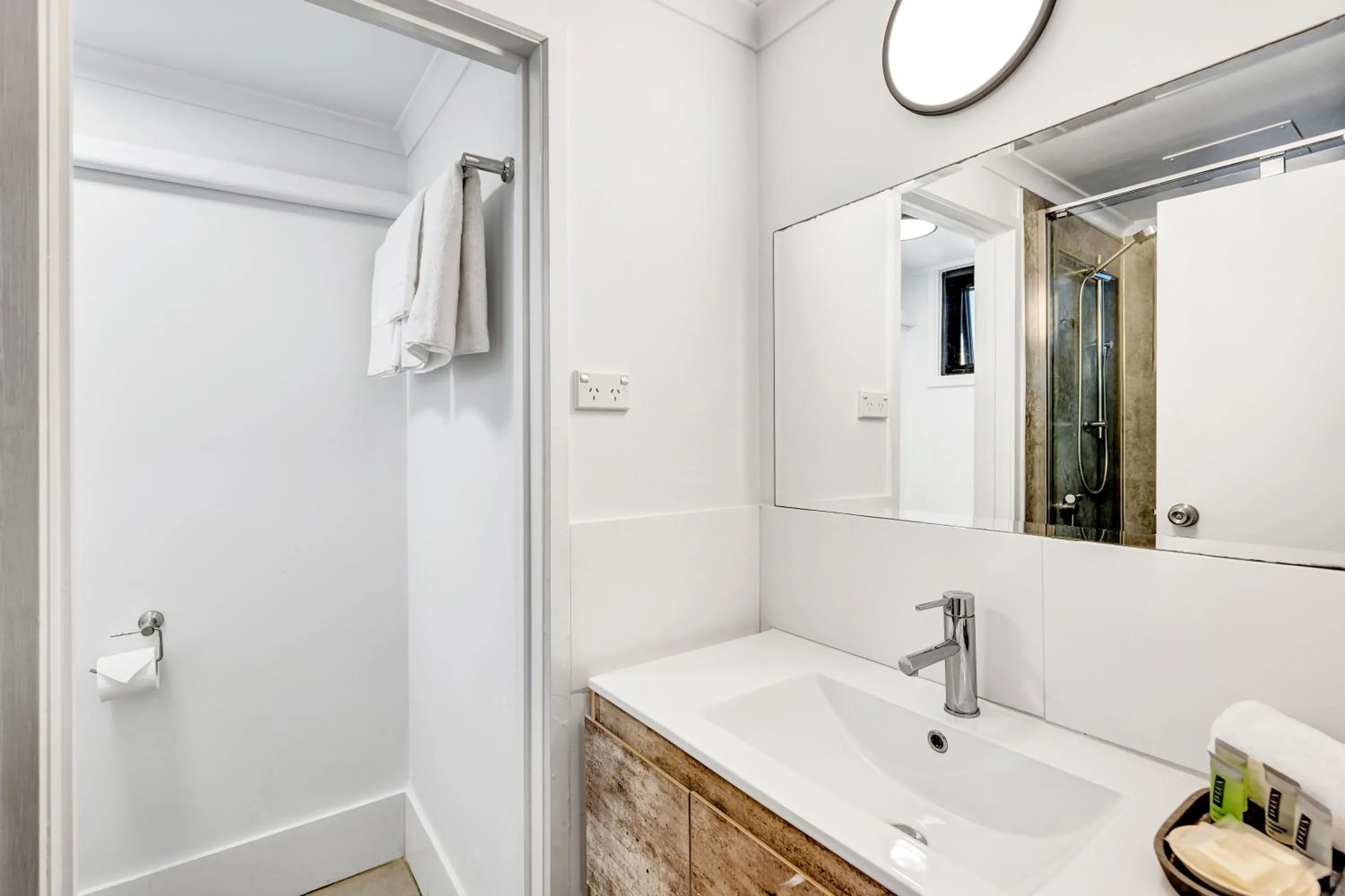 Shower in Montego Mermaid Beach Motel