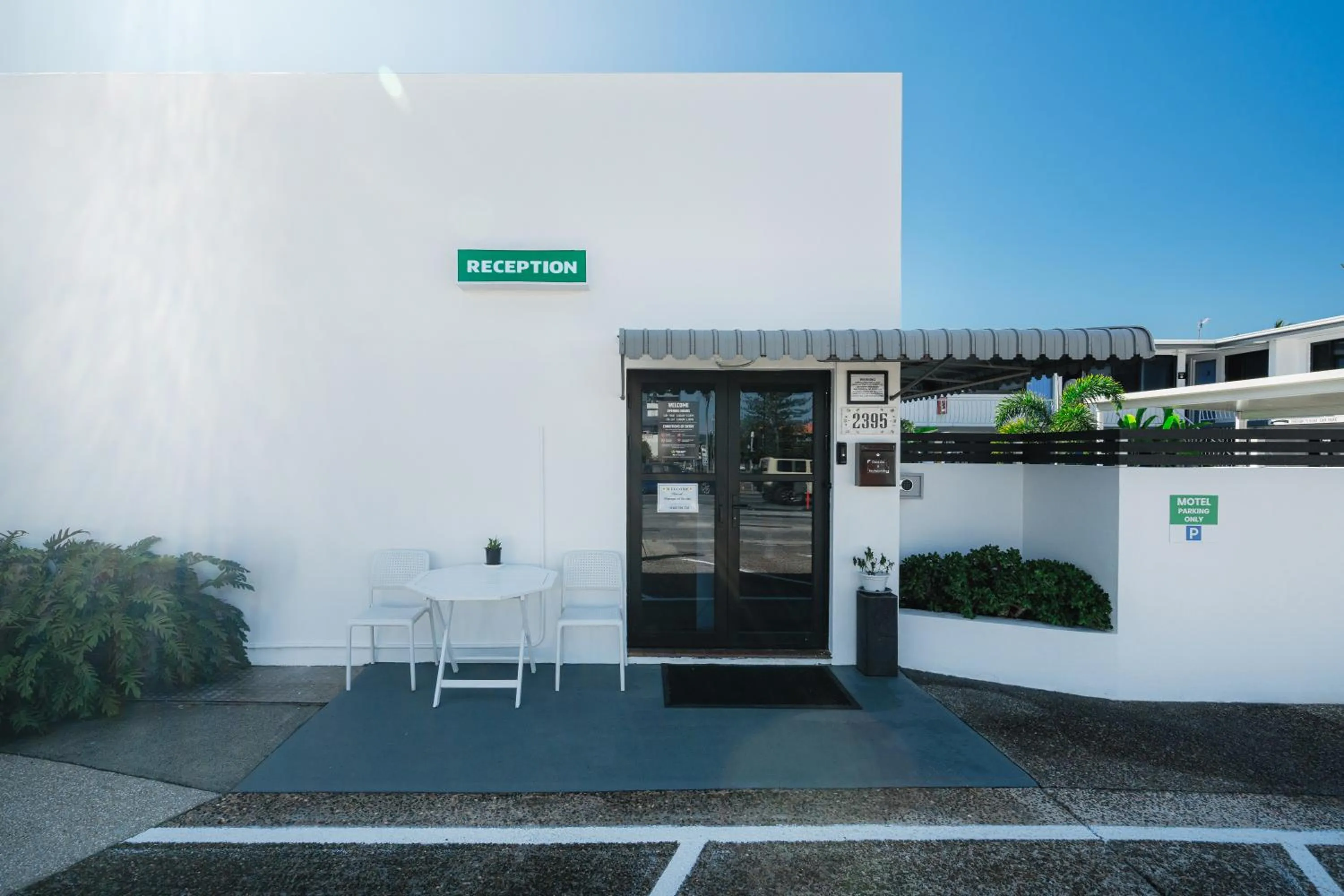 Property building in Montego Mermaid Beach Motel