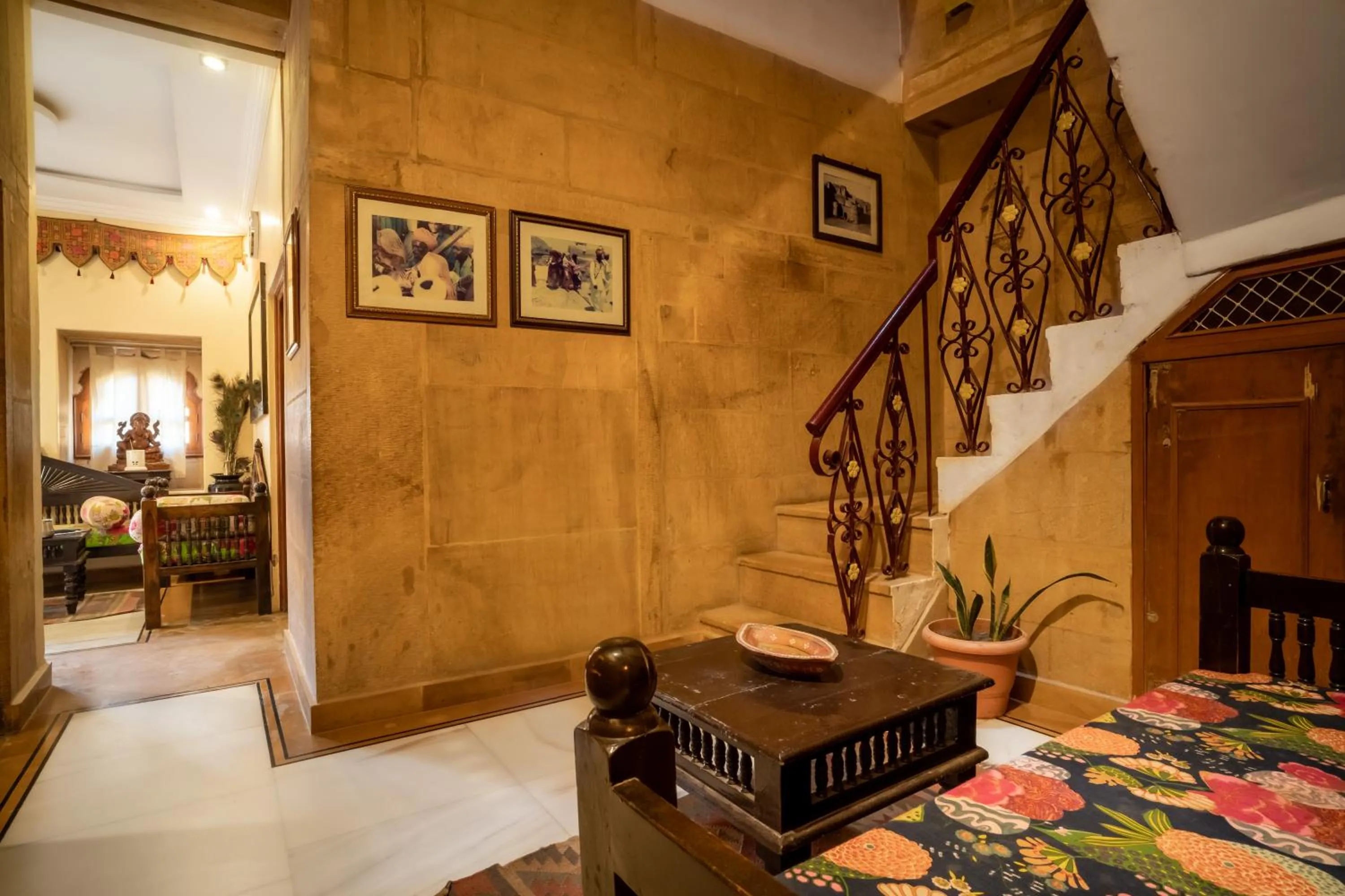 Seating area, Bed in Hotel Fifu