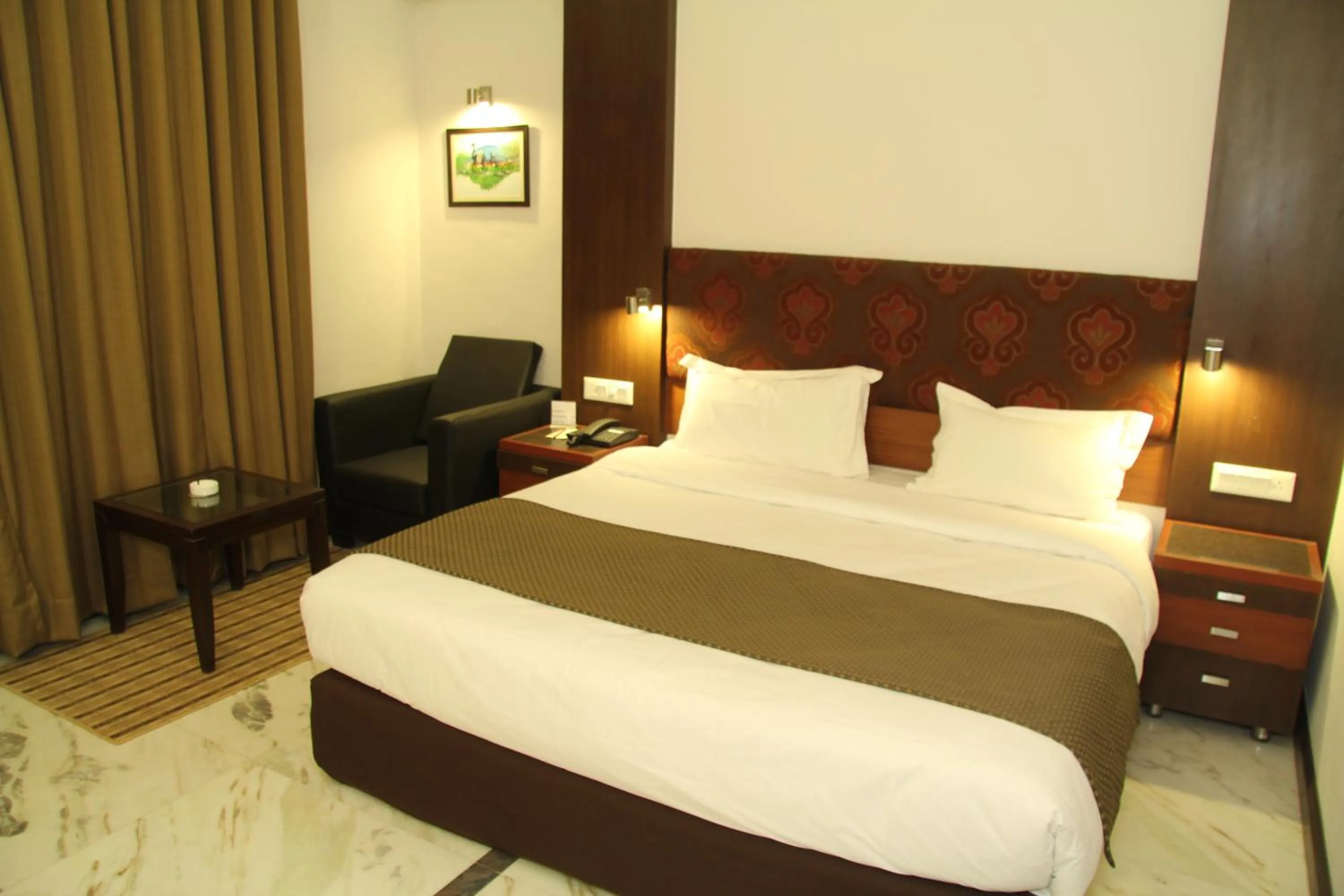 Day, Bed in Amantra Comfort Hotel