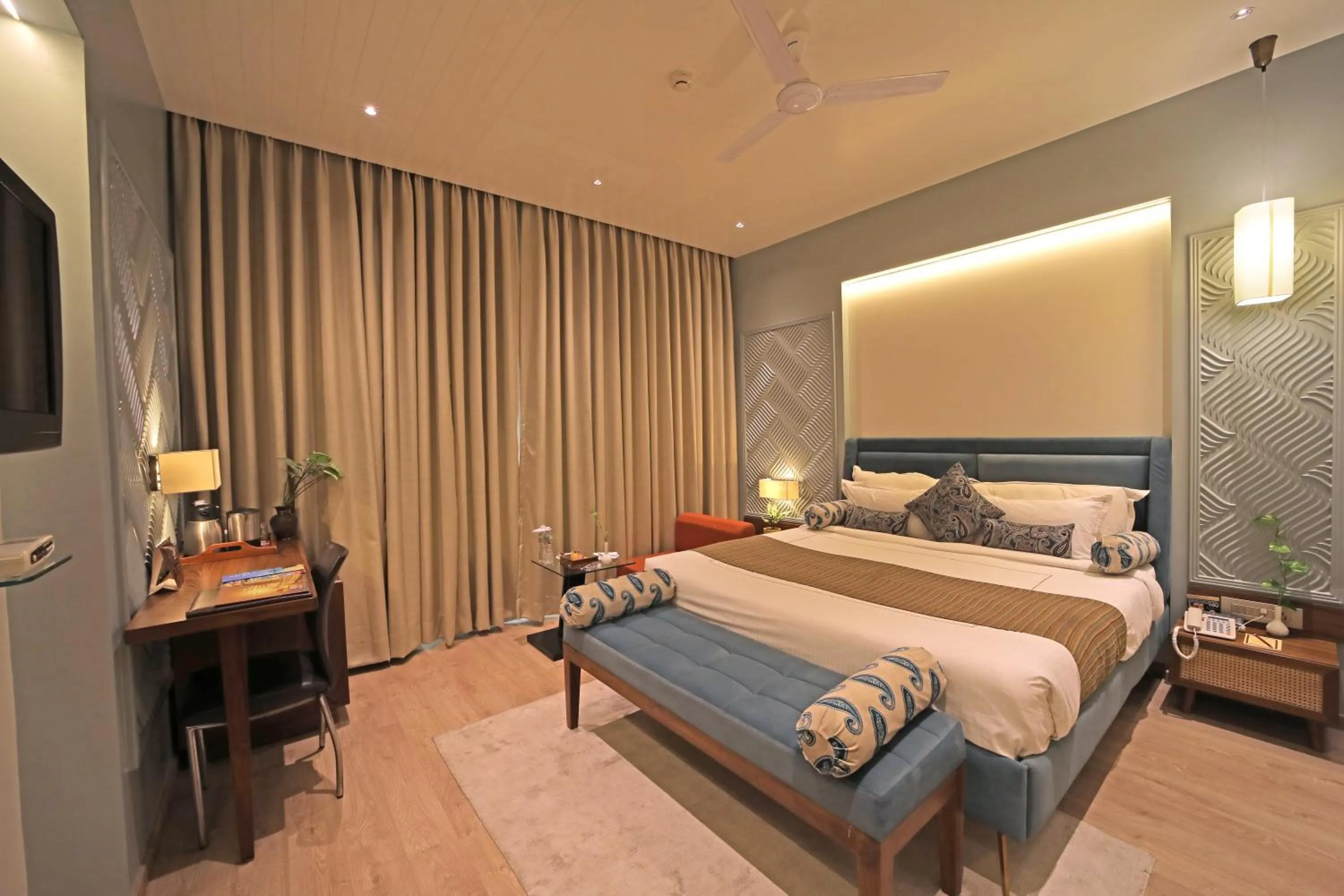 Bedroom, Bed in Amantra Comfort Hotel