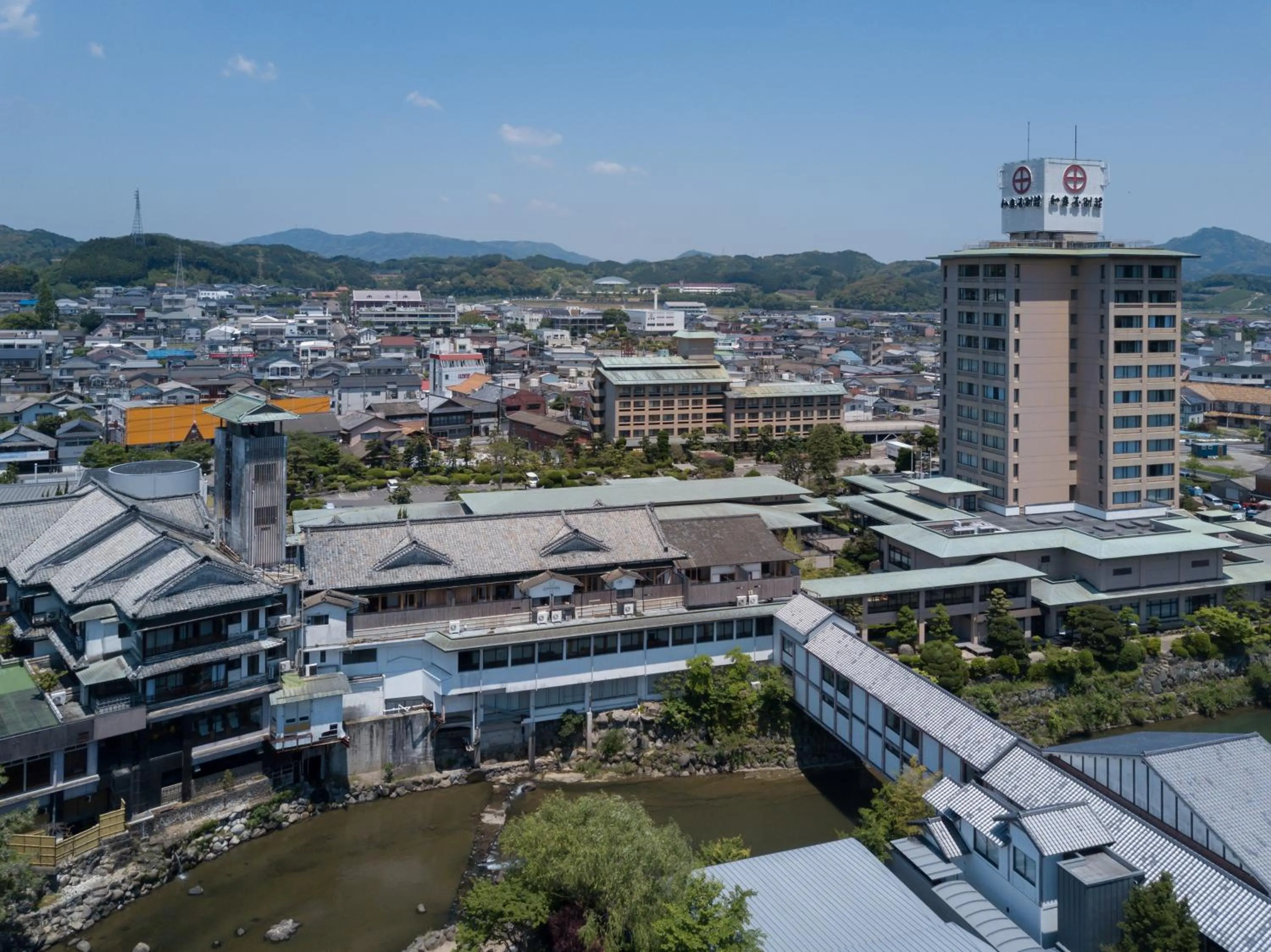 Property building in Wataya Besso