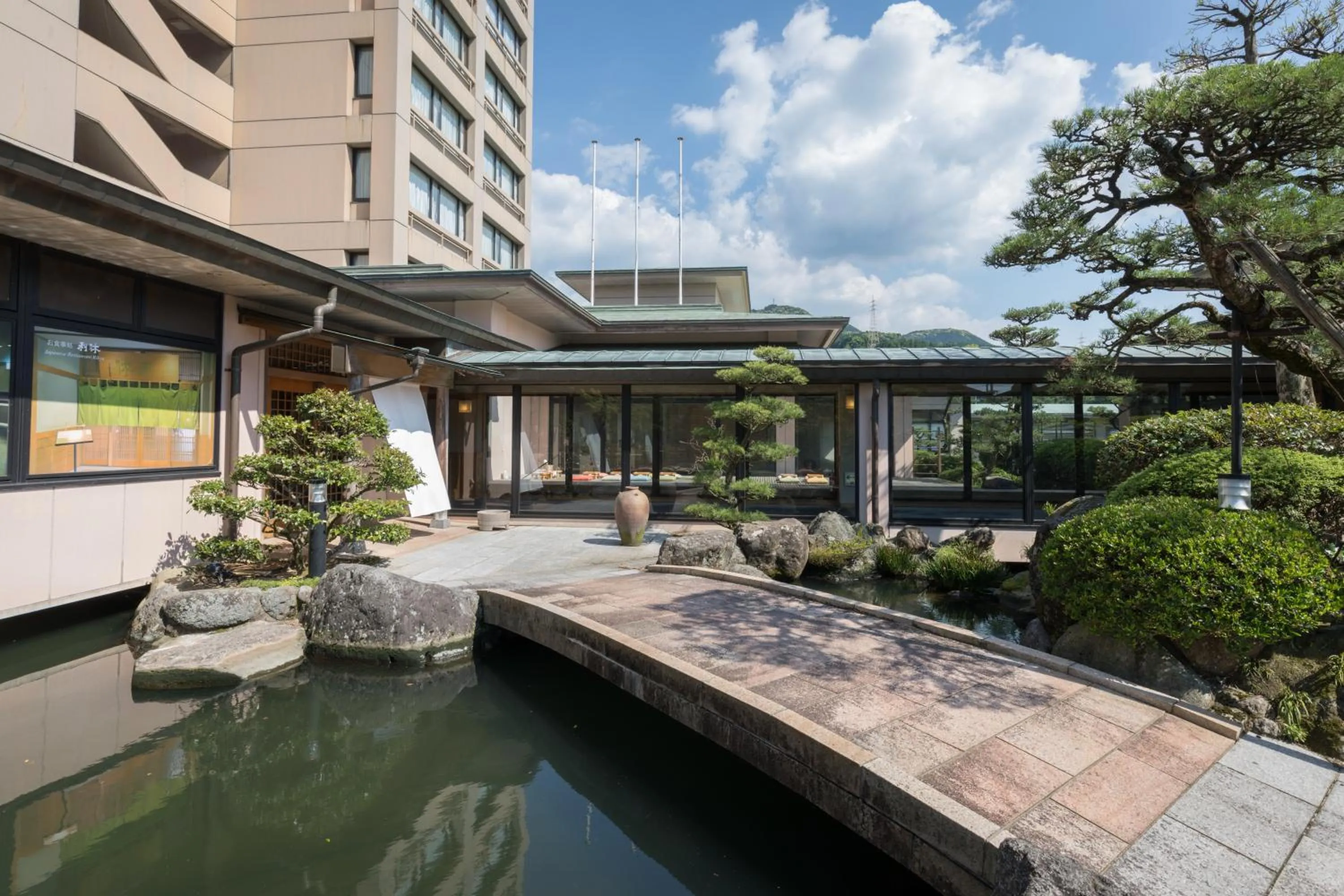 Property building in Wataya Besso