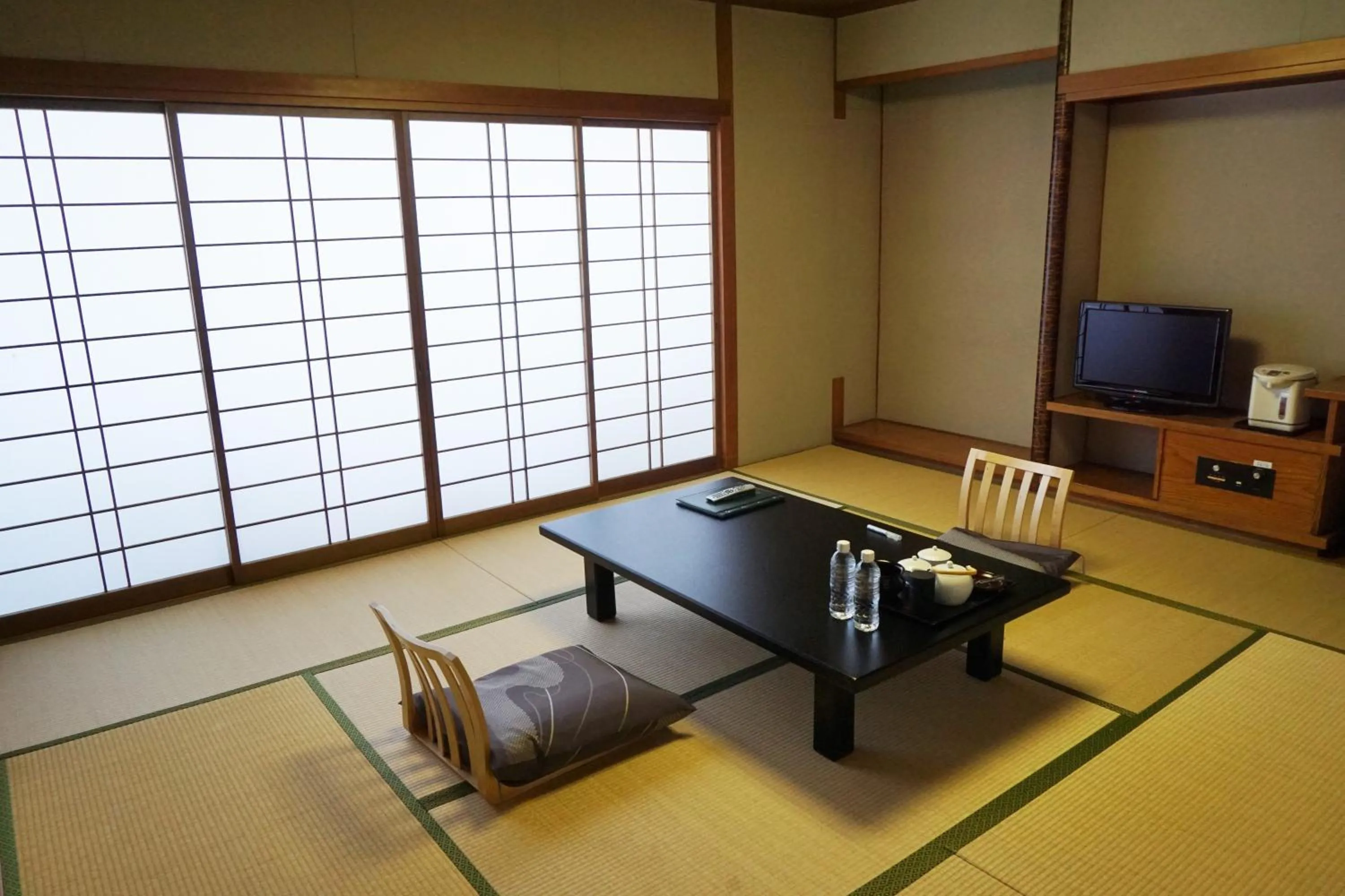 Photo of the whole room in Wataya Besso