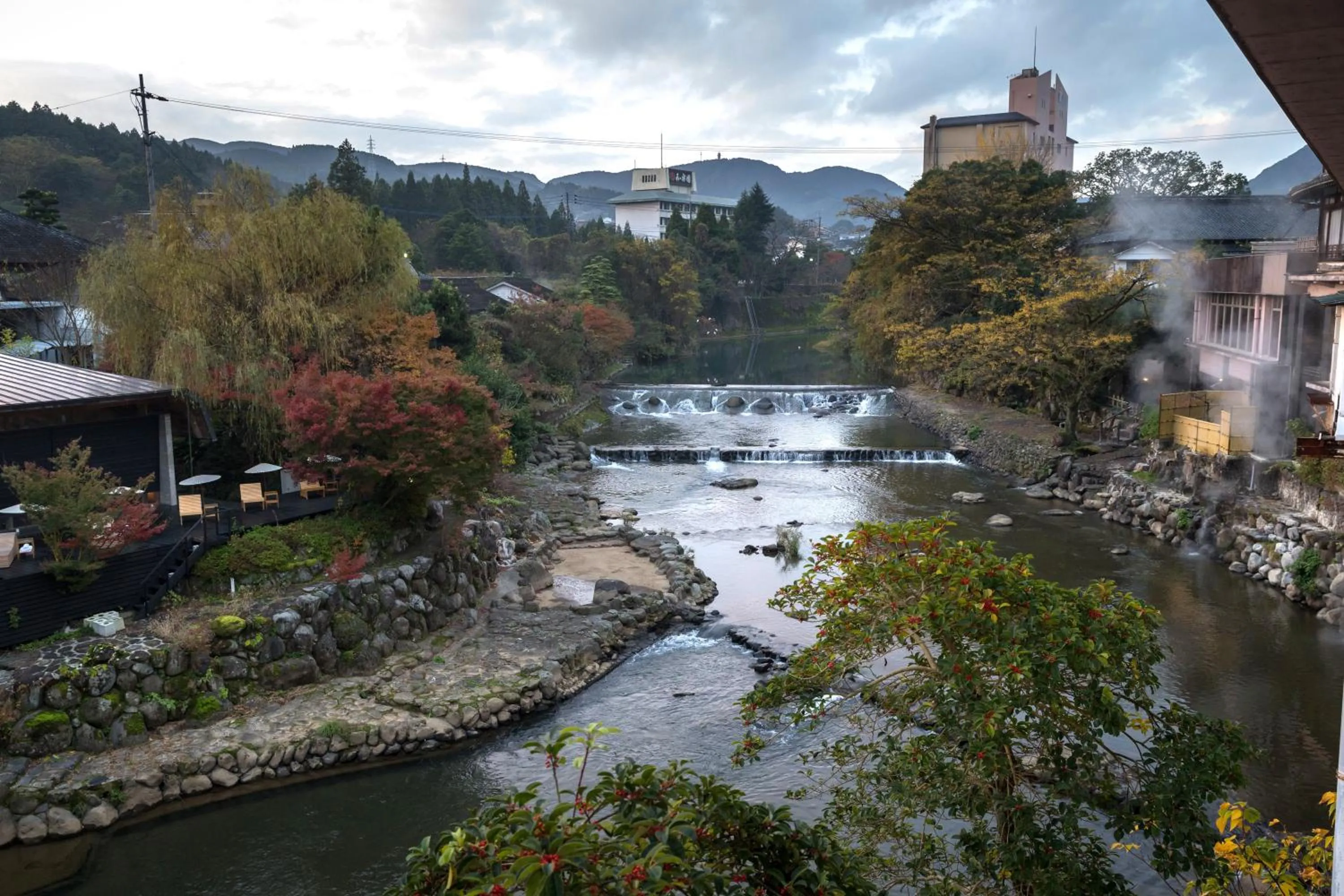 Property building in Wataya Besso