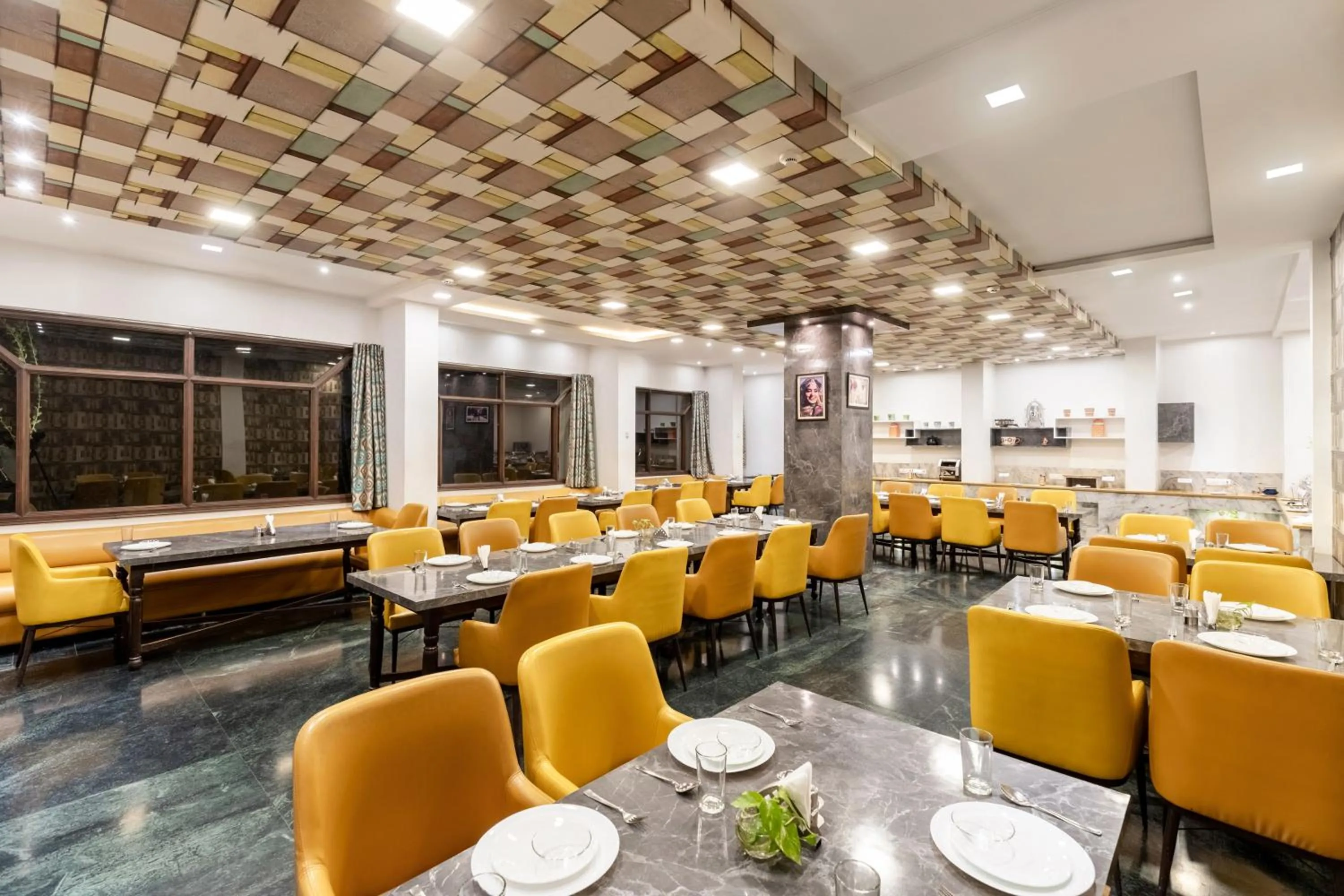 Restaurant/places to eat in ECKO Premier Vibrant