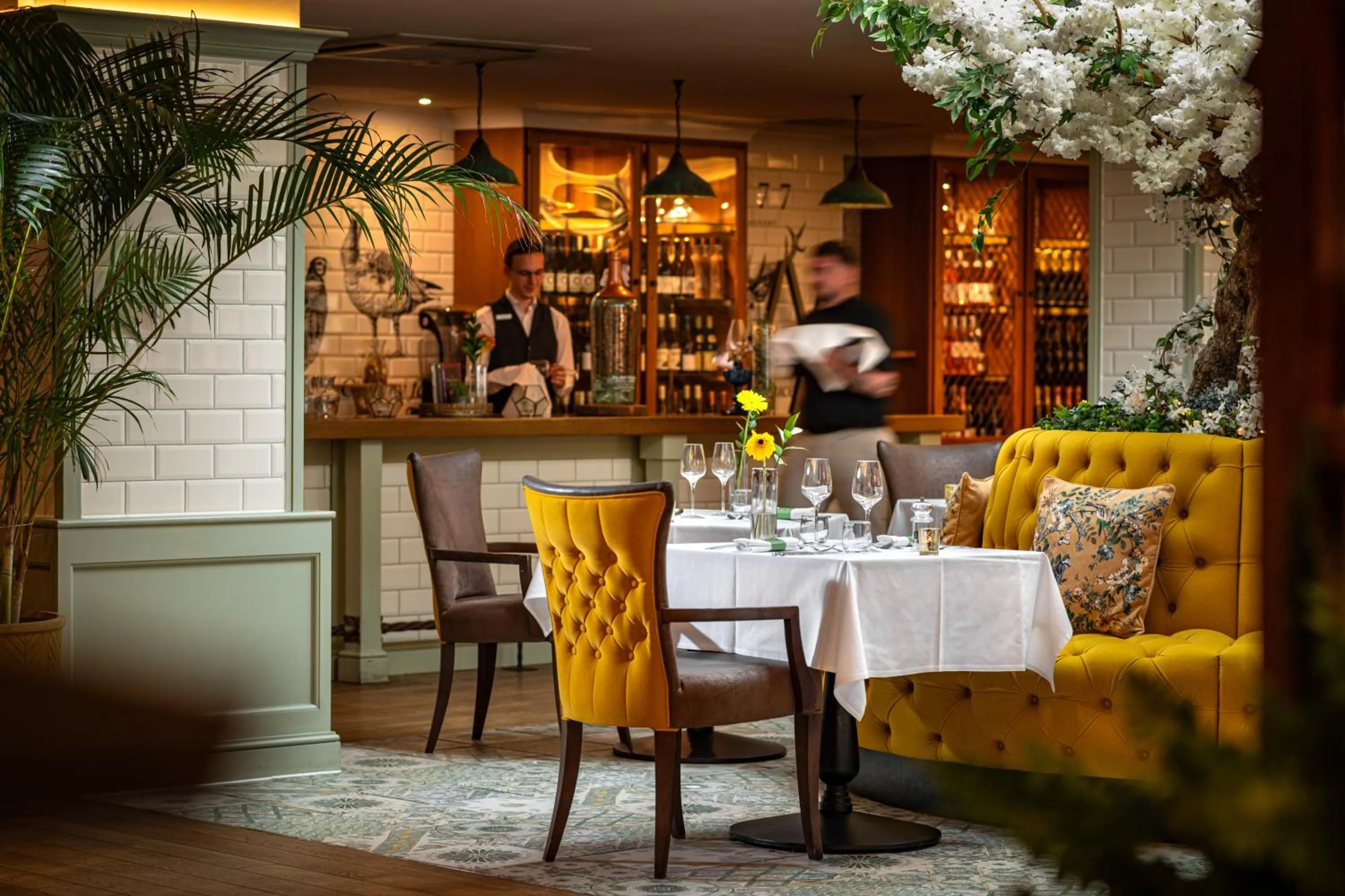 Restaurant/places to eat in Wotton House