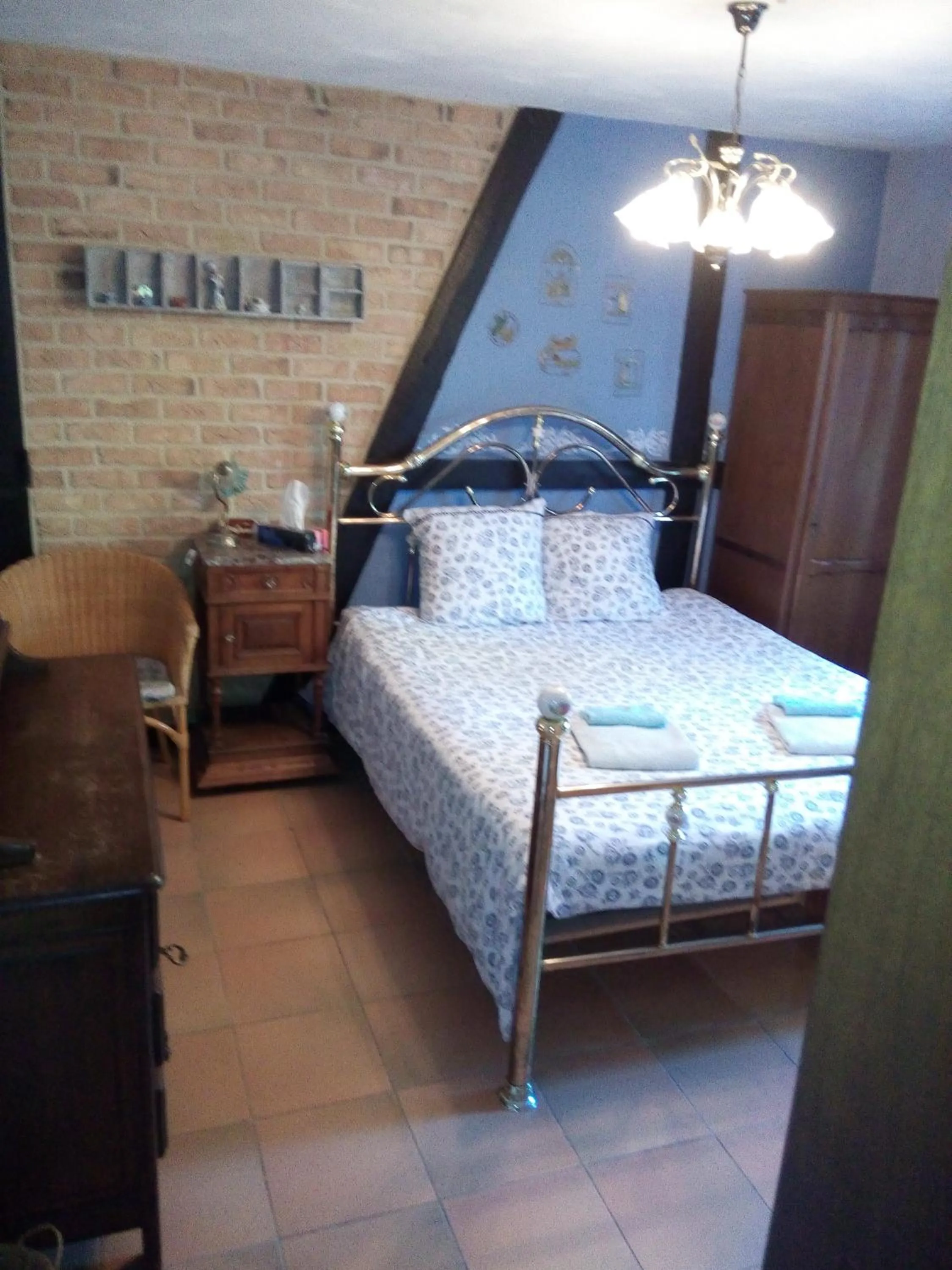 Photo of the whole room in B&B Ter Castaigne