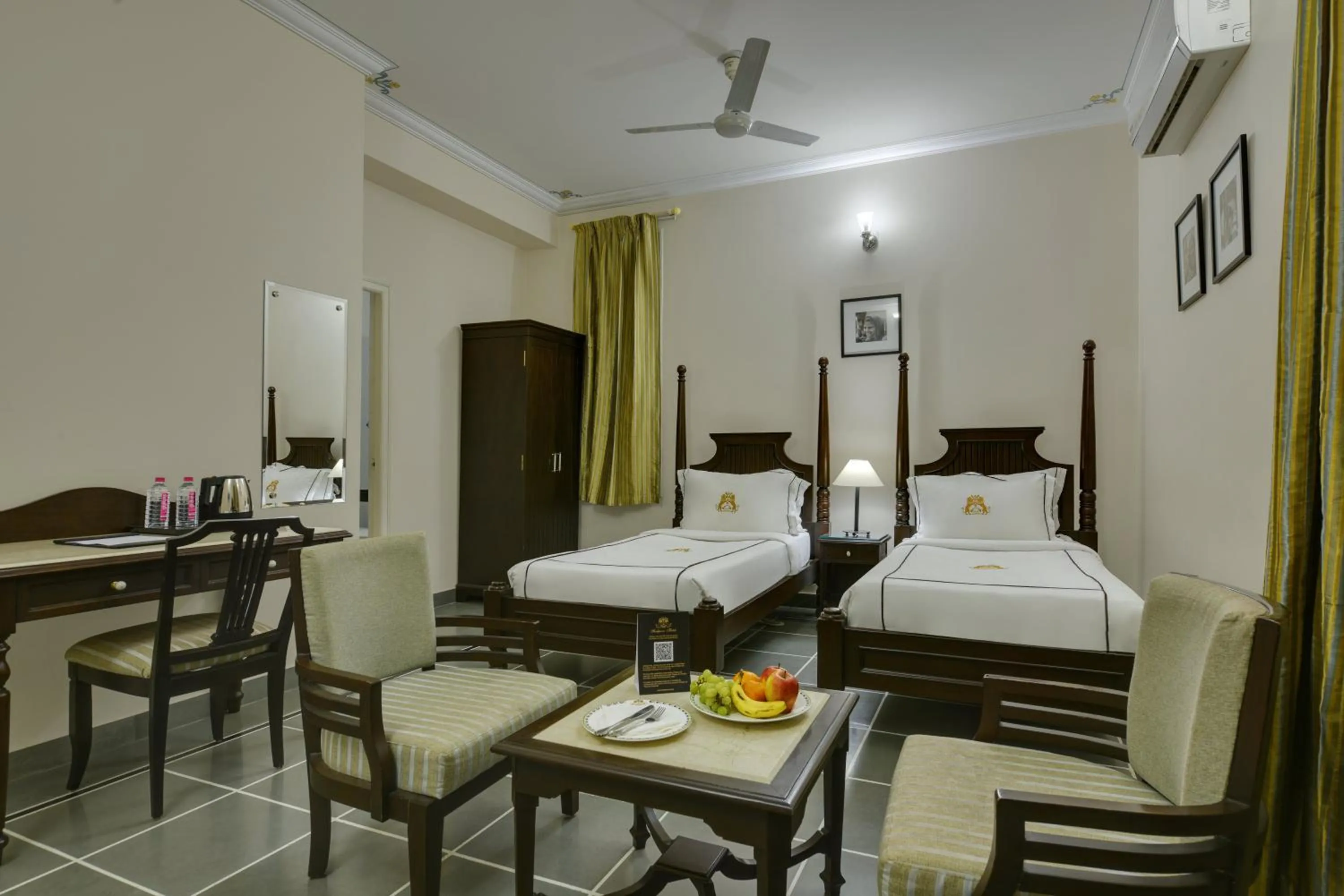 Photo of the whole room, Bed in Shahpura Dev Villa