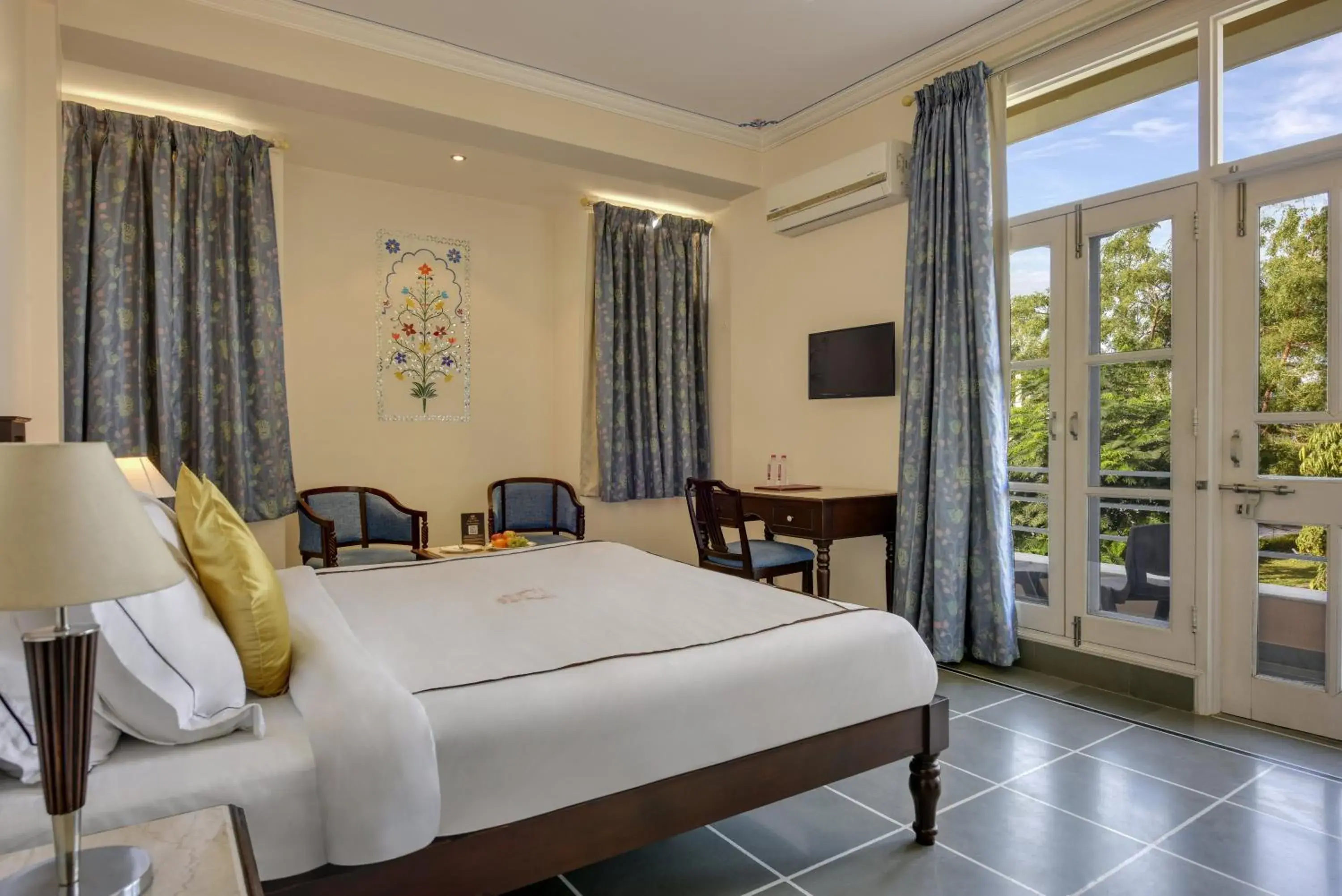 Deluxe Room - single occupancy in Shahpura Dev Villa Deluxe Room - single occupancy in Shahpura Dev Villa