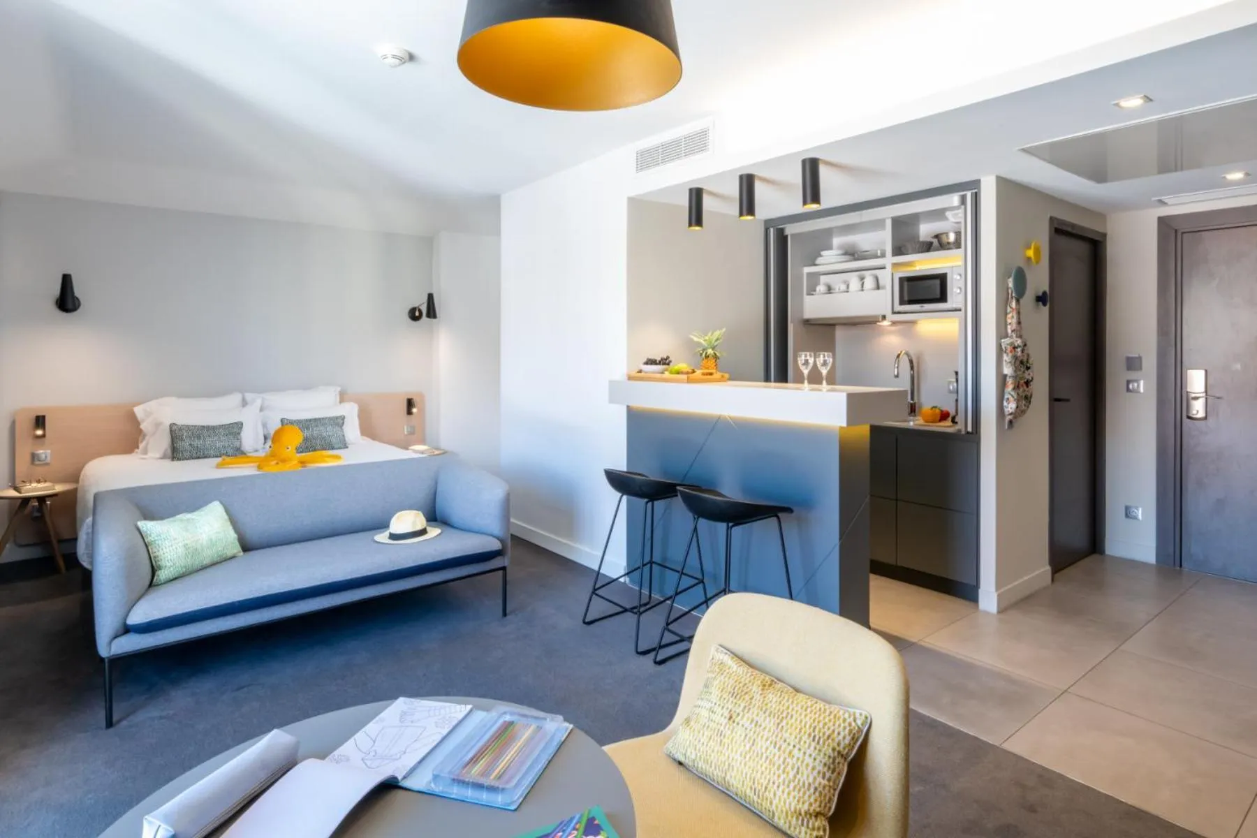 Photo of the whole room, Bed in Nemea Appart Hotel Cannes Palais