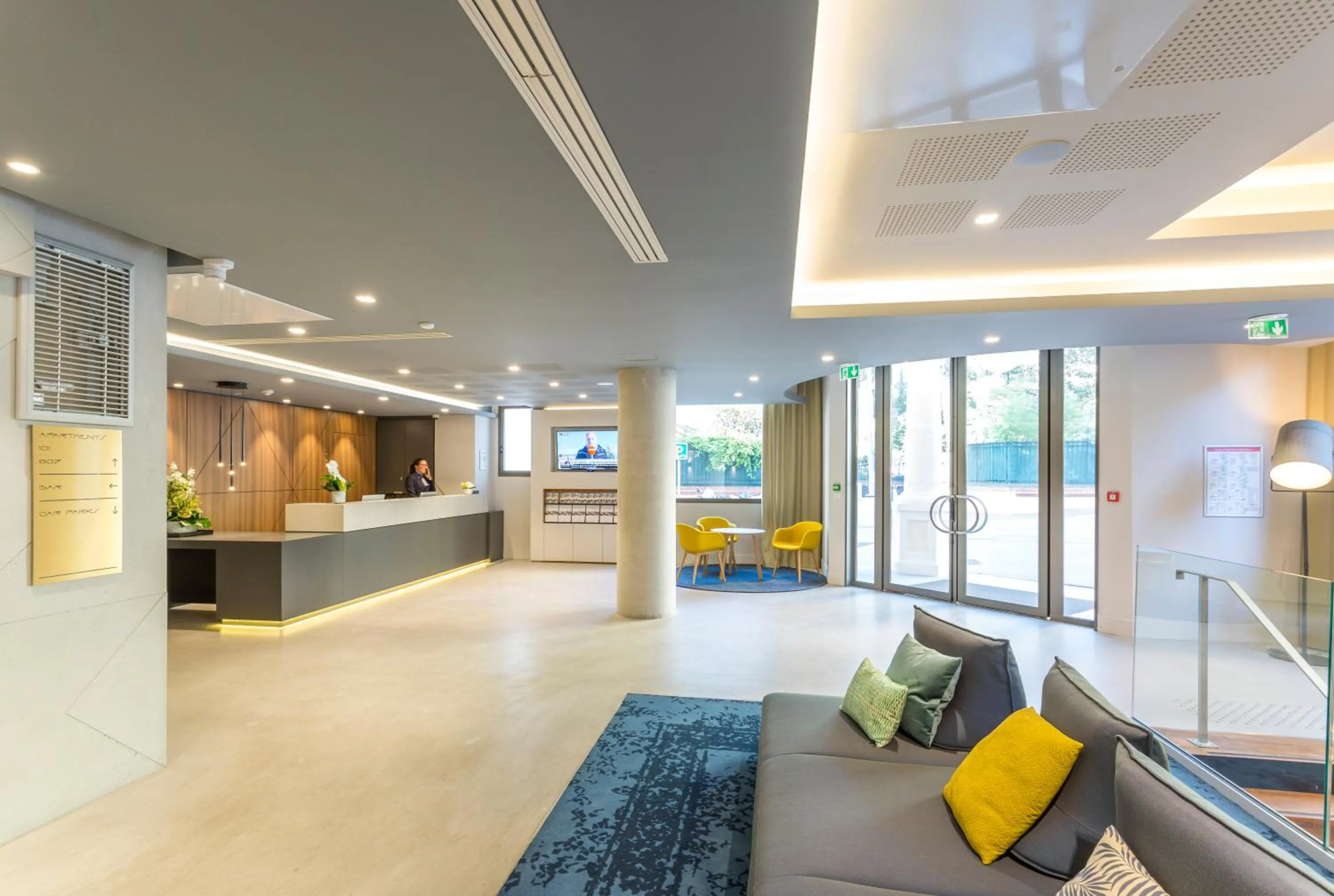 Lobby or reception in Nemea Appart Hotel Cannes Palais