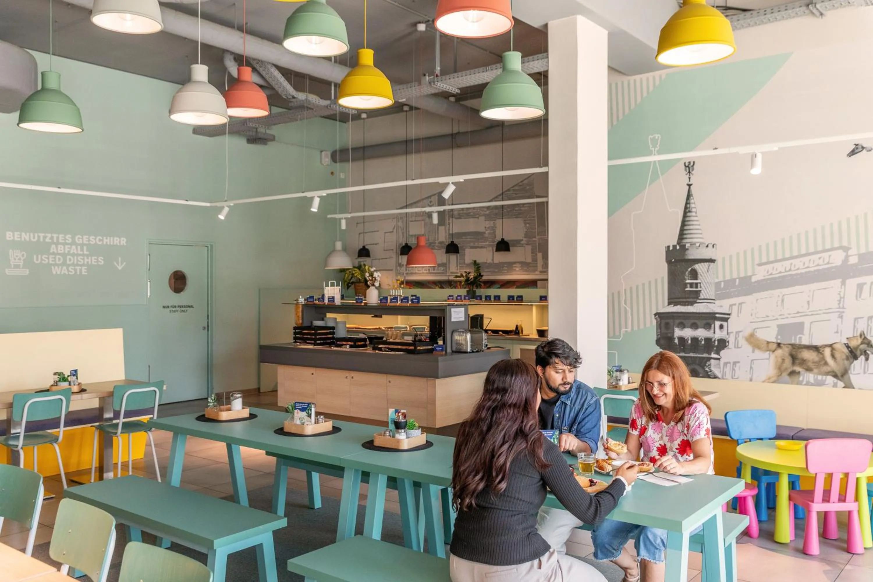 Breakfast in MEININGER Hotel Berlin Airport